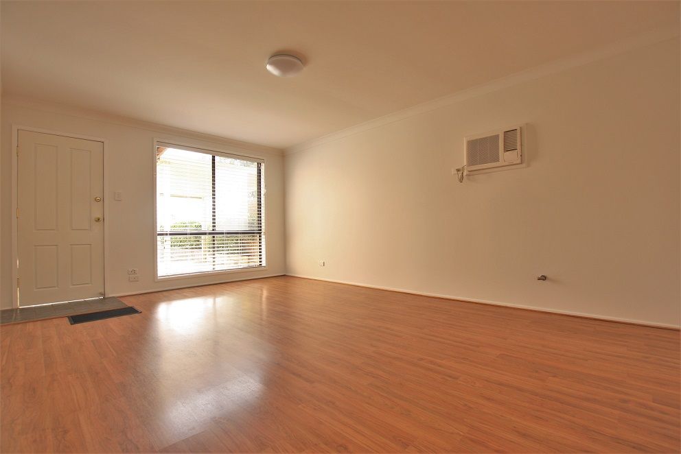 5 Dalkeith Place, St Helens Park, NSW 2560