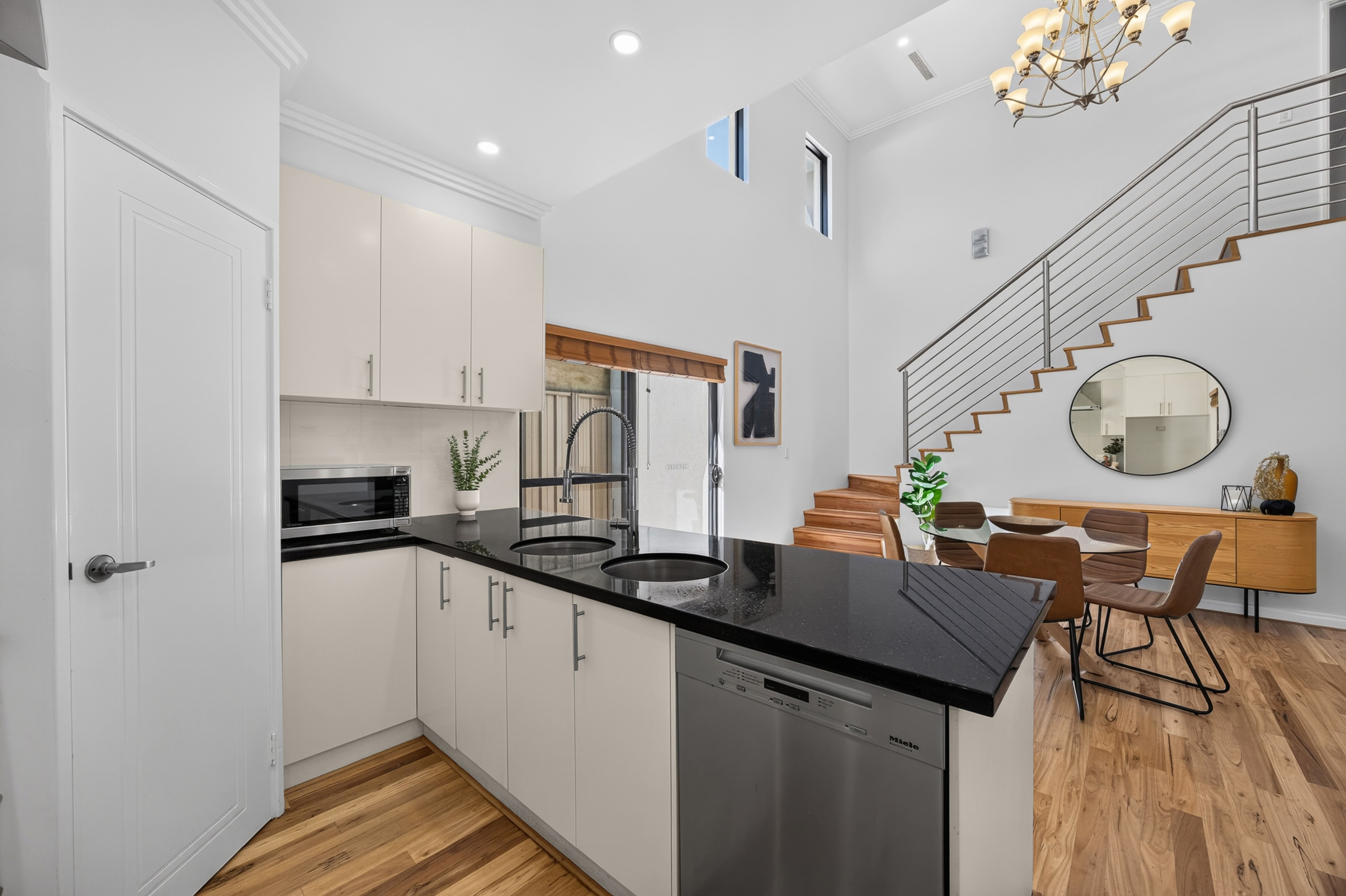 314 Bulwer Street — photo 14 of 30