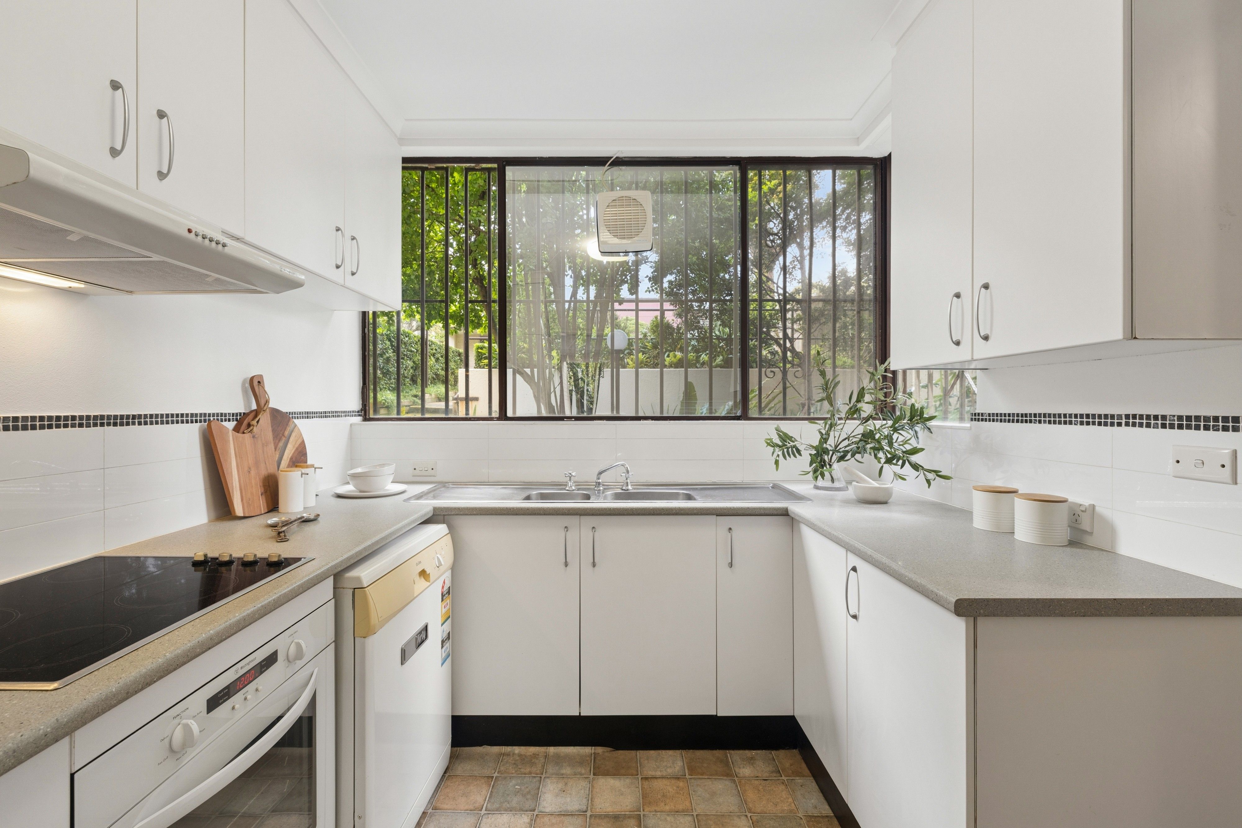3/81A Gerard Street — photo 6 of 11