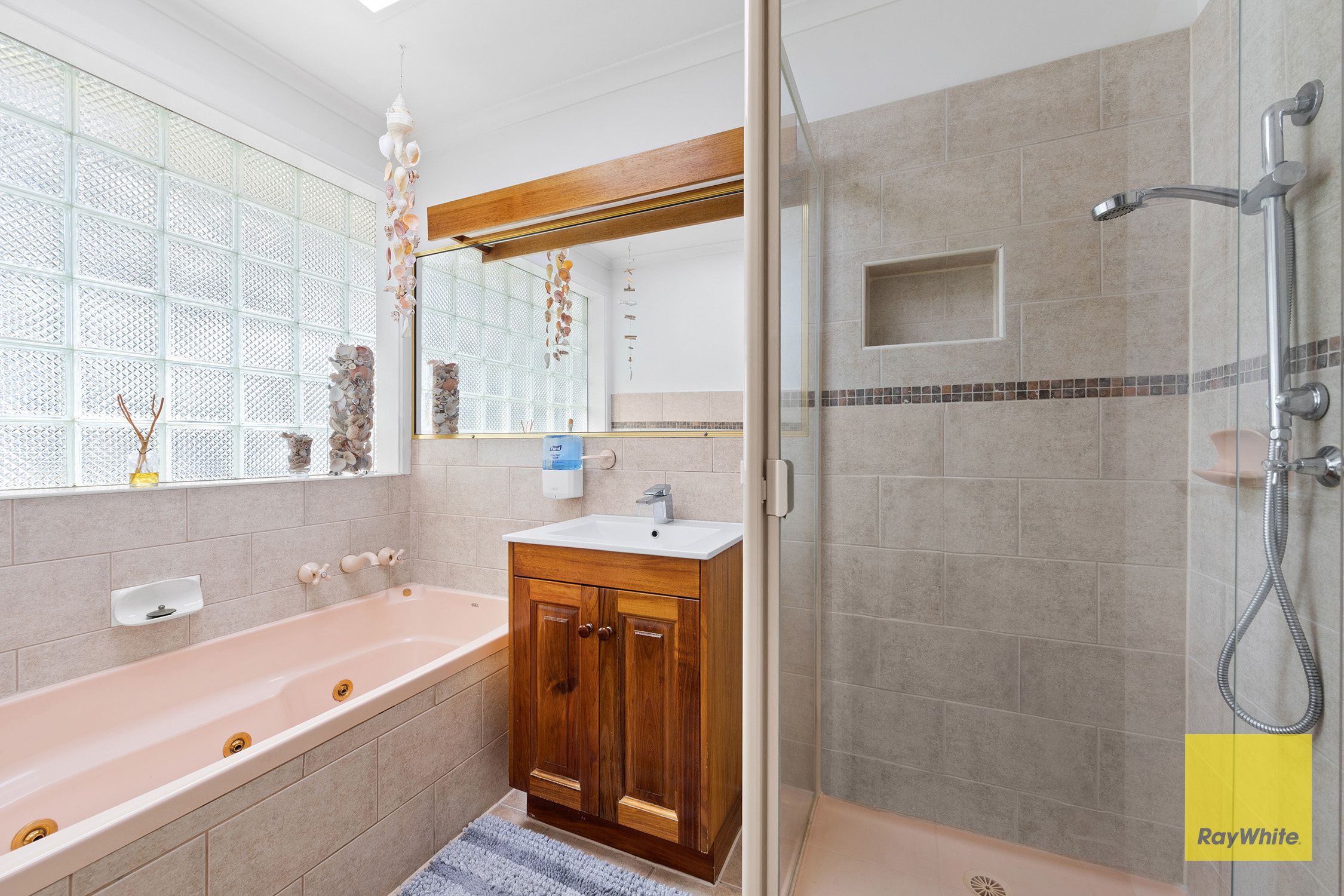 11 Woolstone Close — photo 9 of 20
