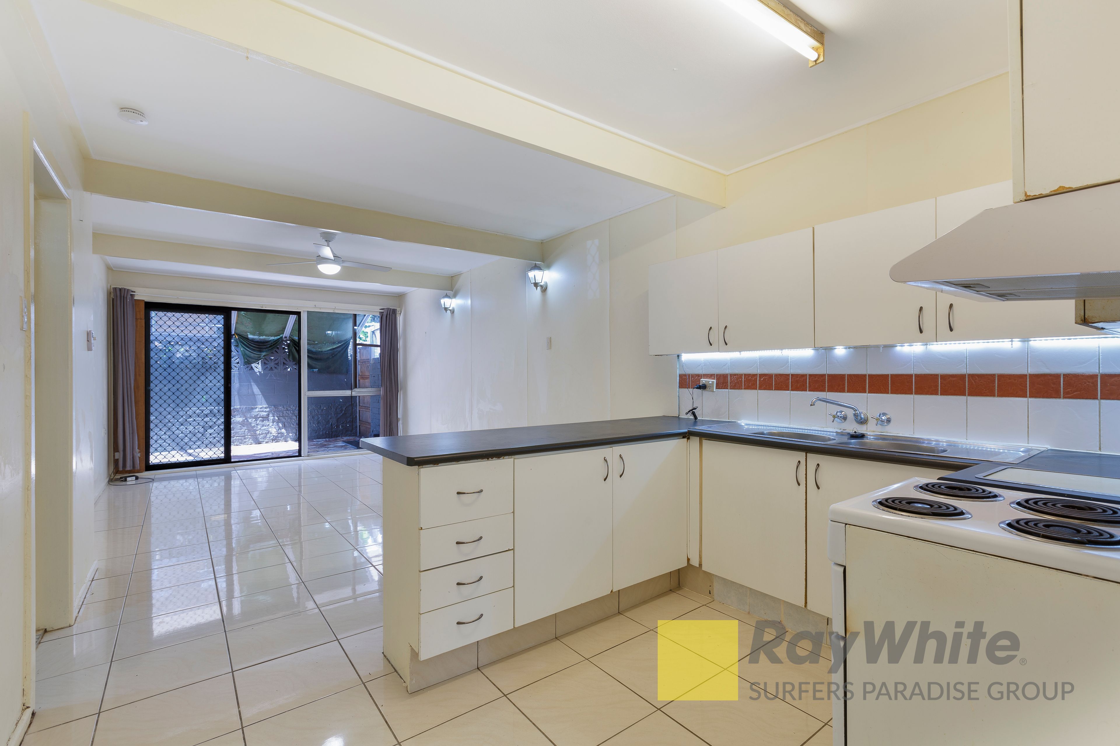 2/18 Leonard Avenue, Surfers Paradise, QLD 4217