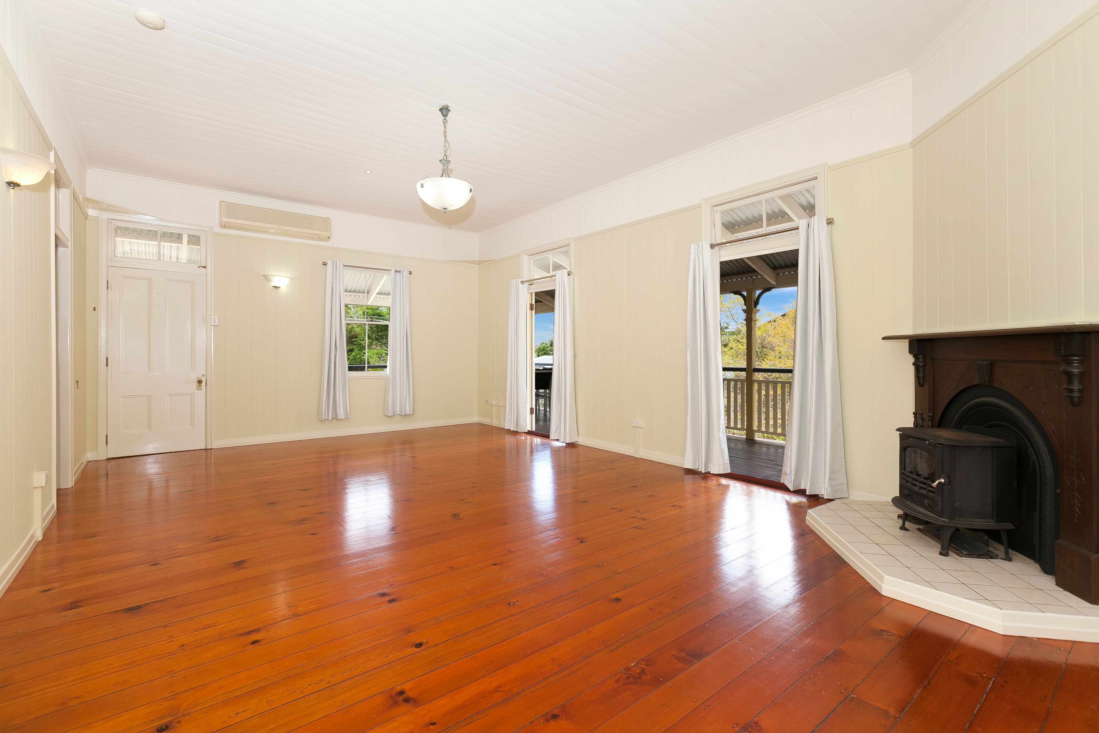 35 Cunningham Street, Taringa, QLD 4068