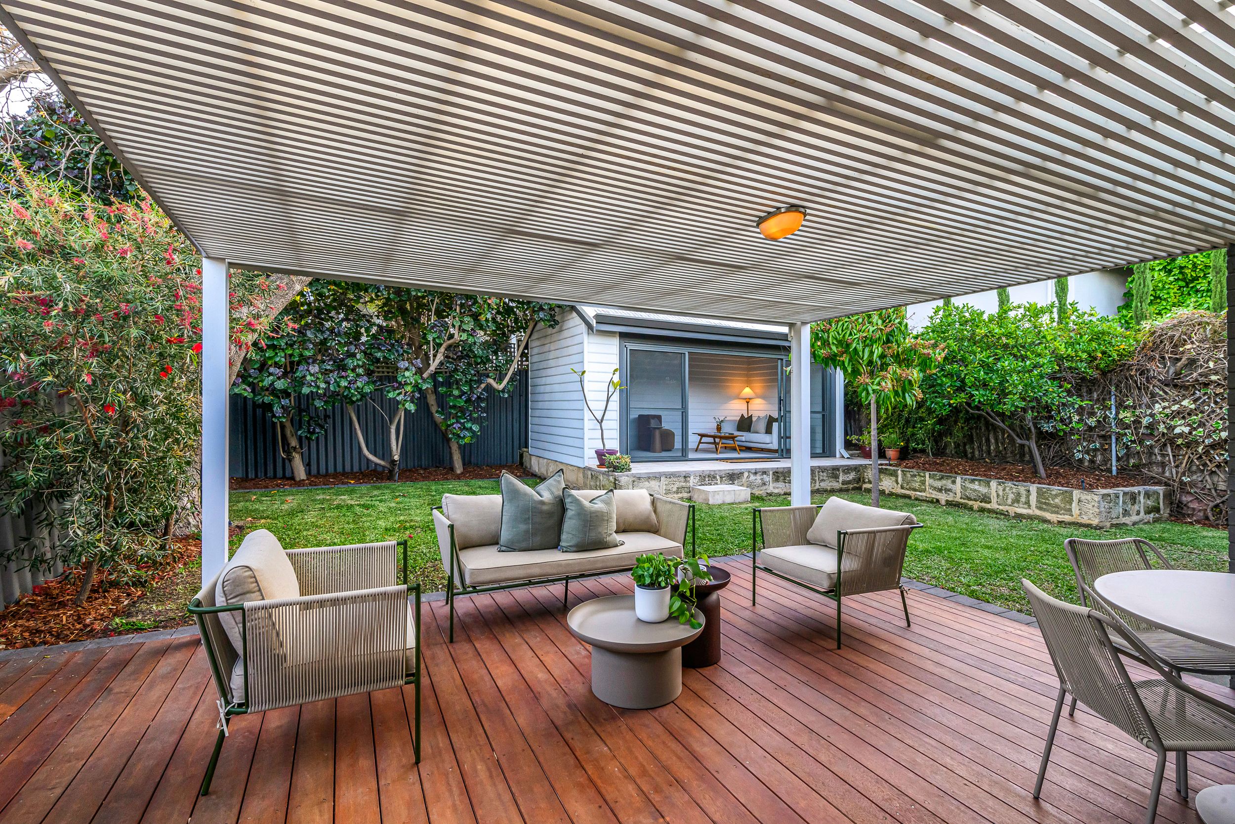 8 Saunders Street — photo 3 of 30