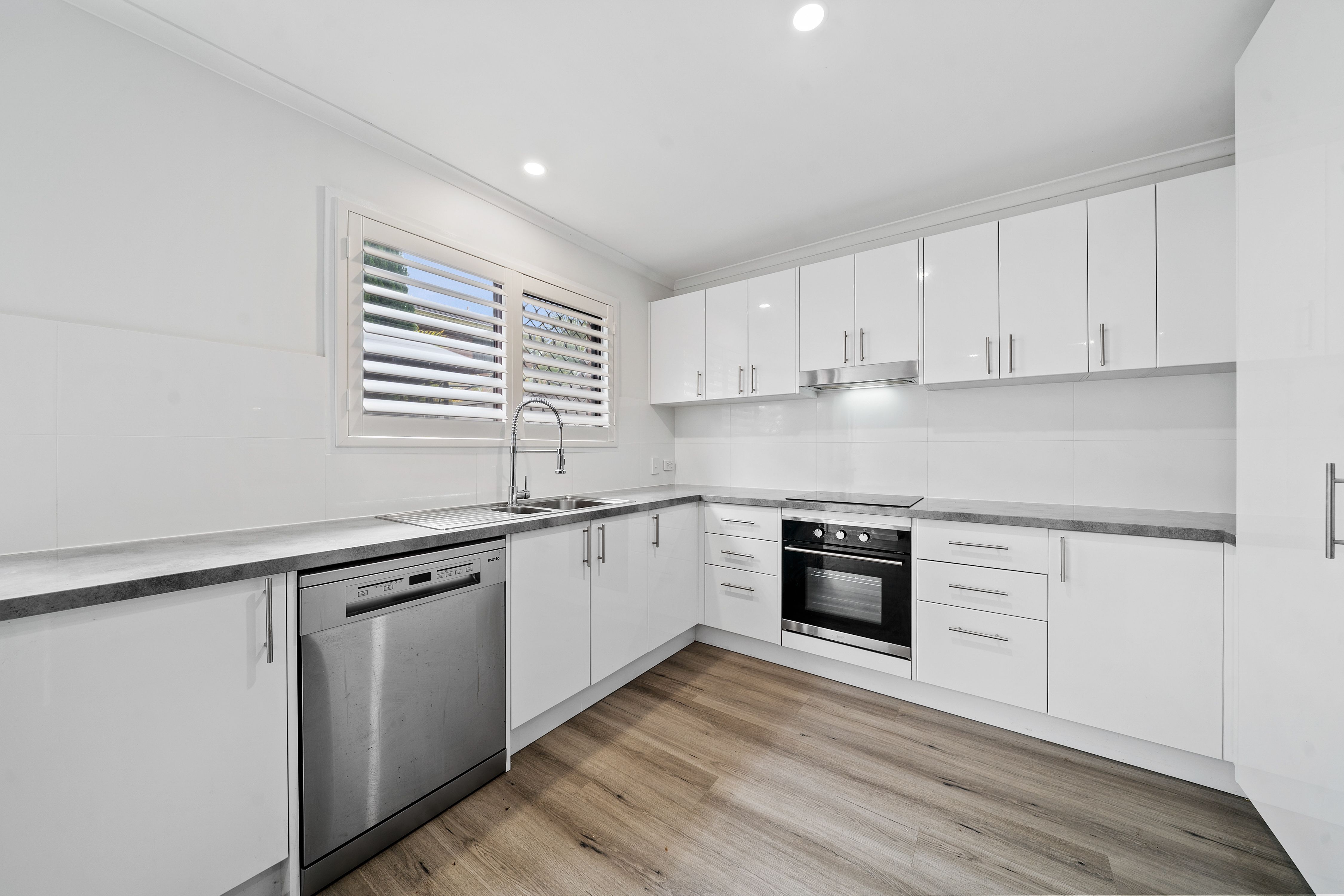 34/127 Barbaralla Drive — photo 5 of 21