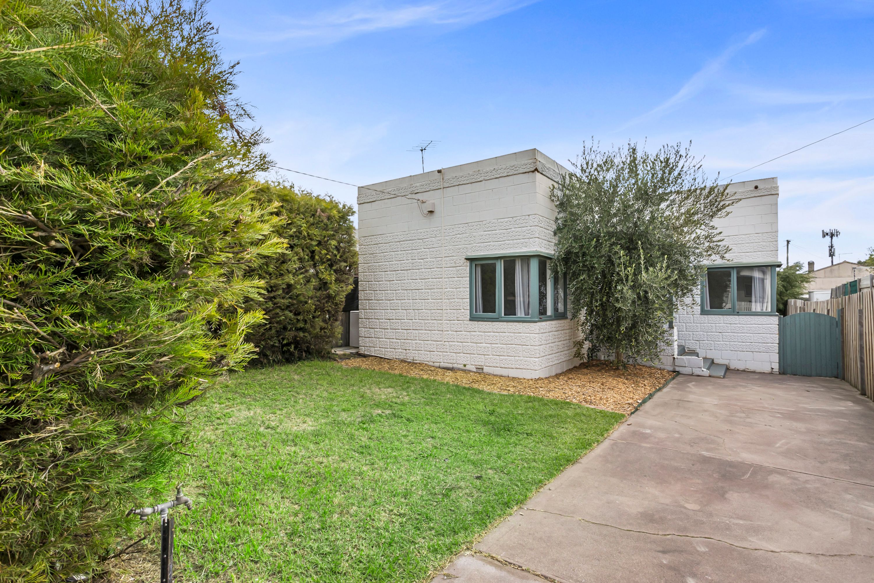 24 Third Avenue, Rosebud VIC 3939