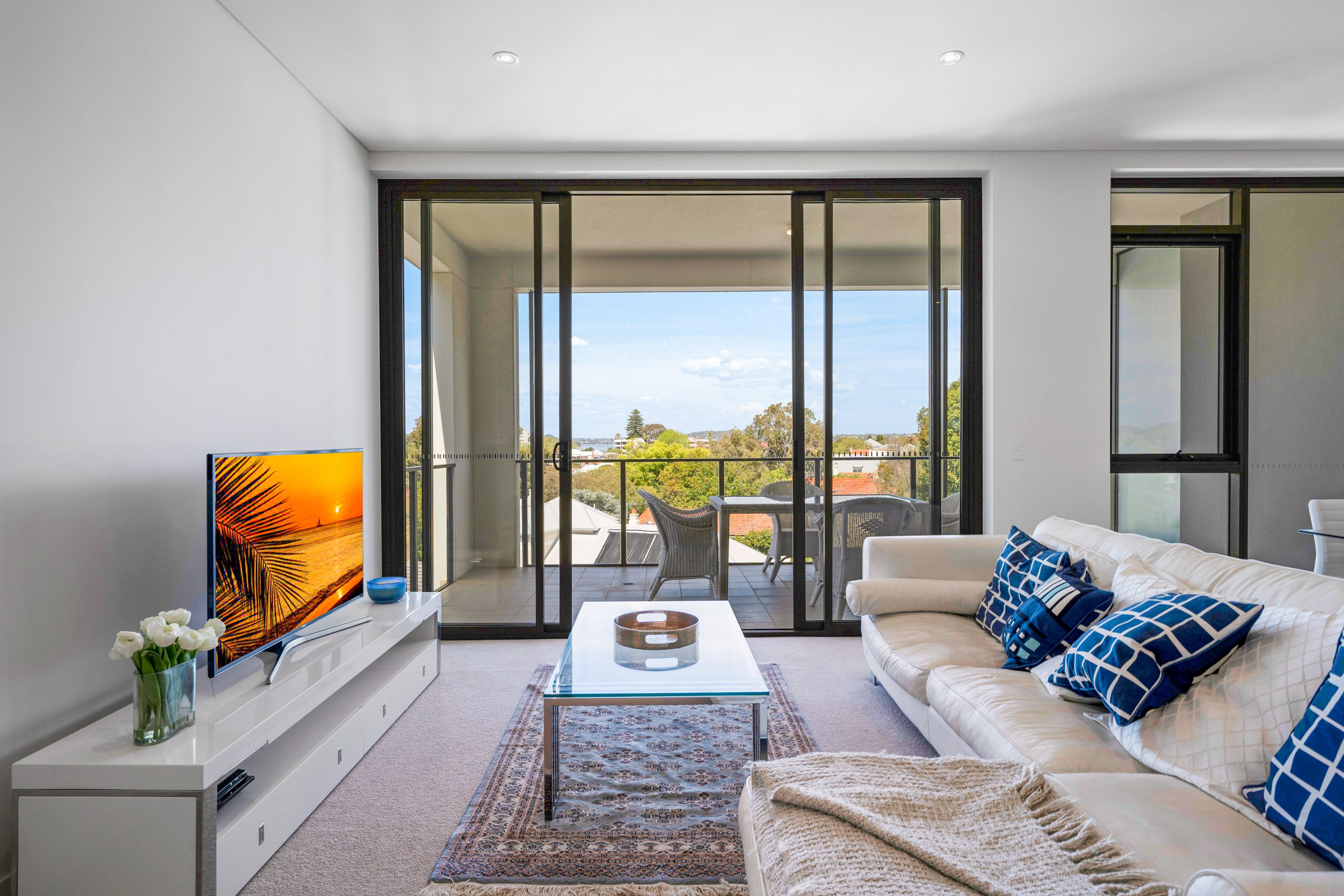 52/1 Freshwater Parade, Claremont, WA 6010
