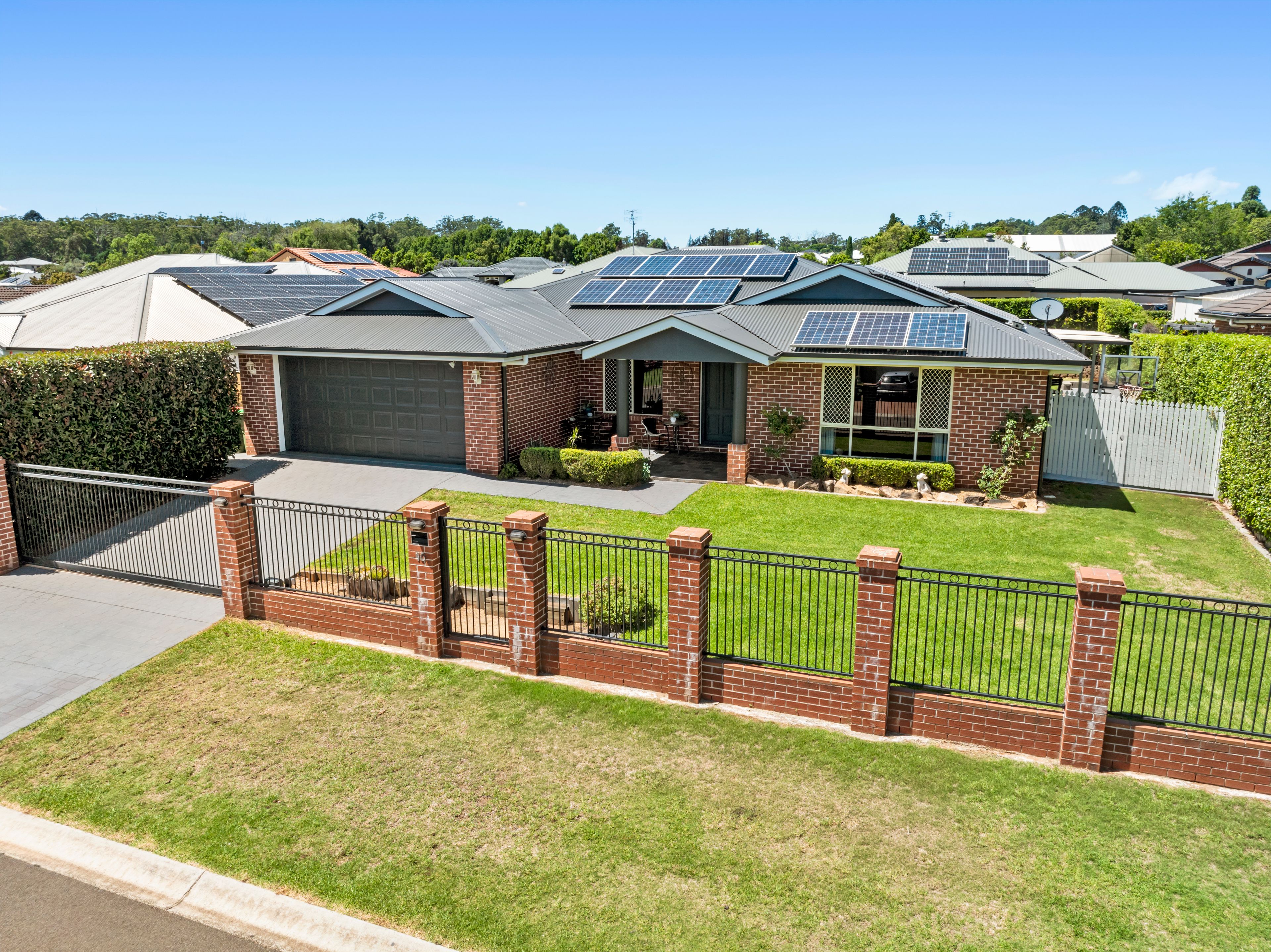 10 Bridget Court, Middle Ridge QLD 4350