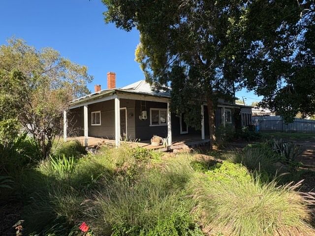 50 Hoskins Street — photo from Ray White Rural Dubbo