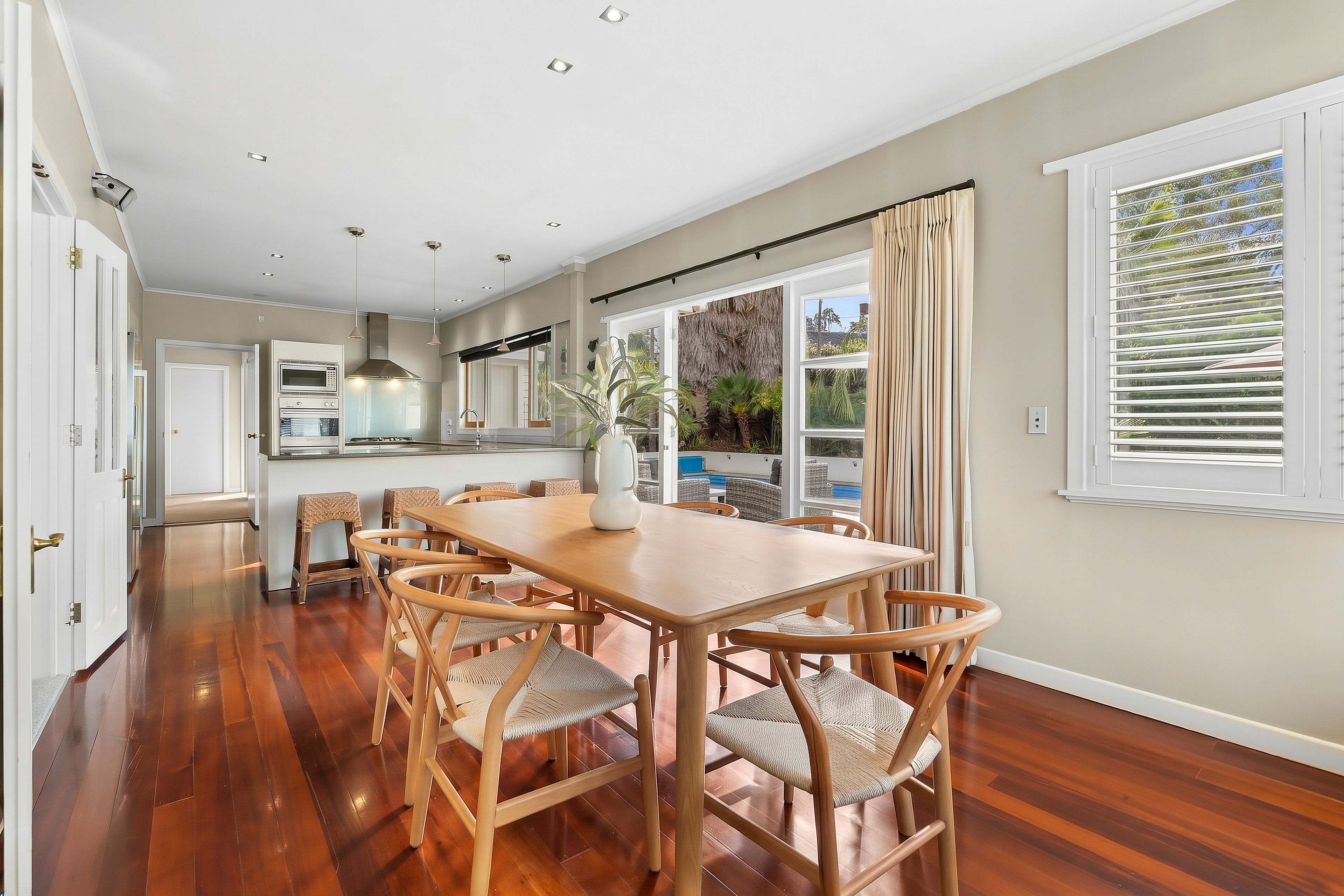 6 The Esplanade, Campbells Bay, North Shore City