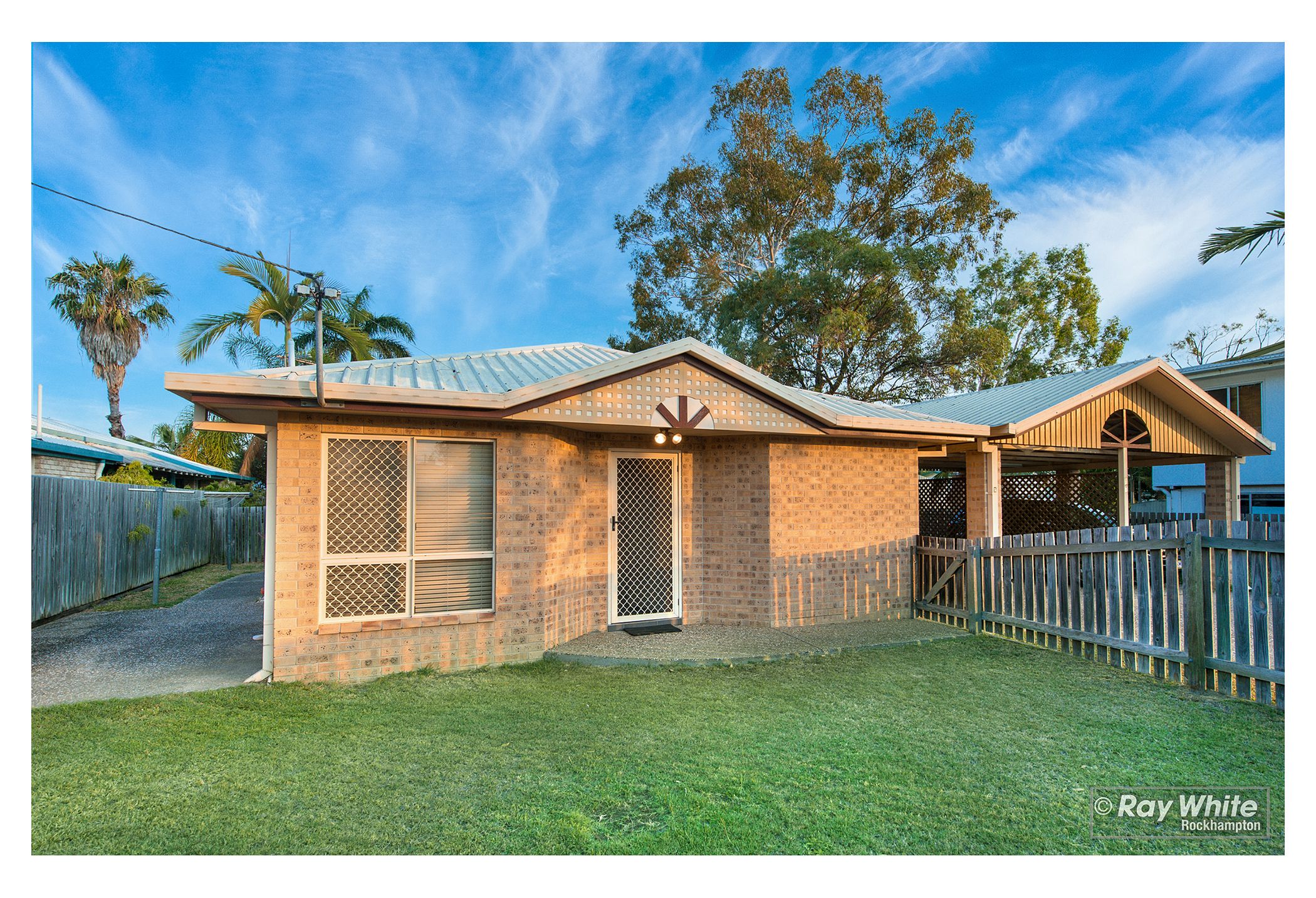 17 Stenlake Avenue, Kawana QLD 4701