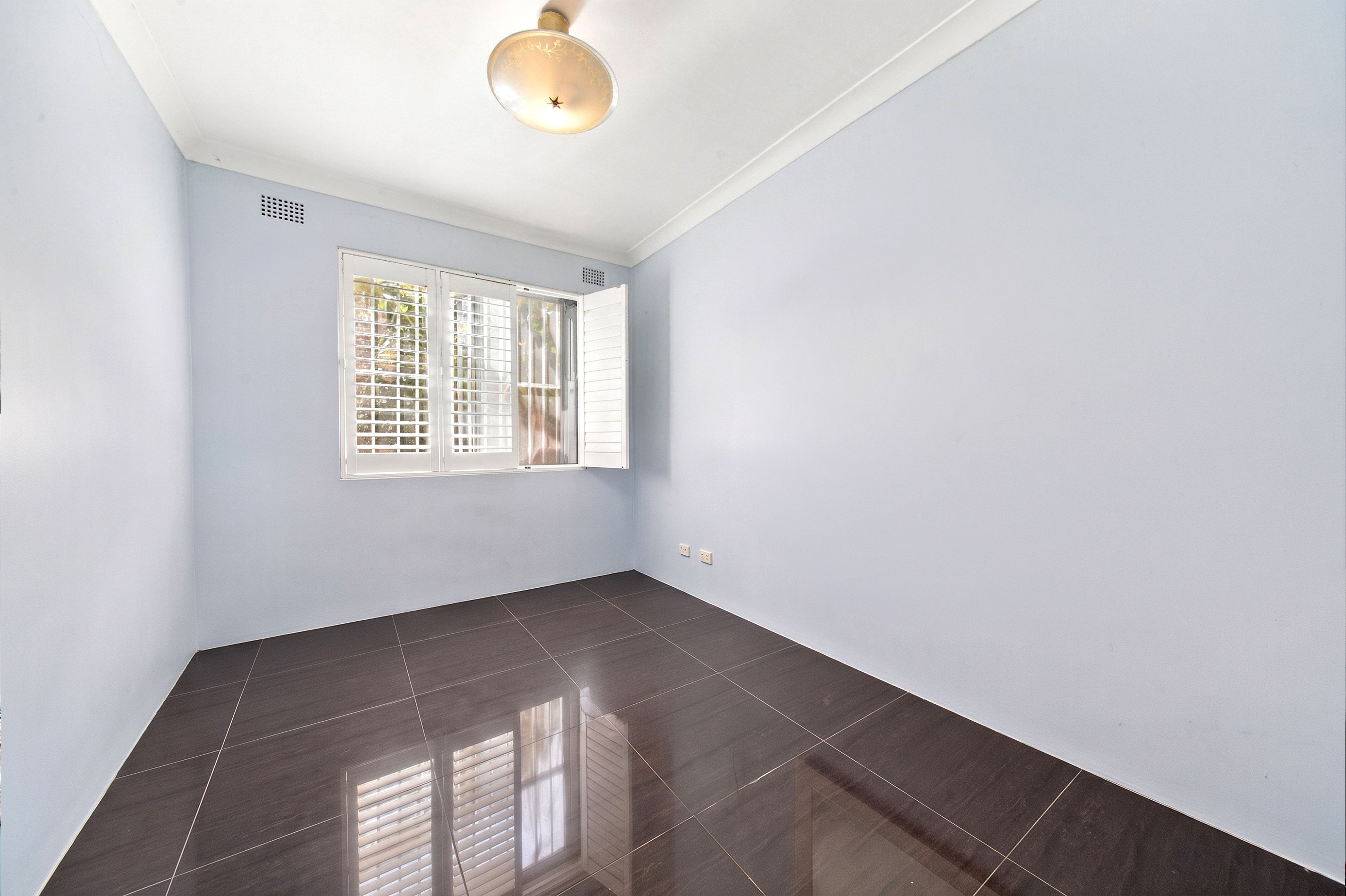 2/33 Cornelia Street — photo 4 of 10