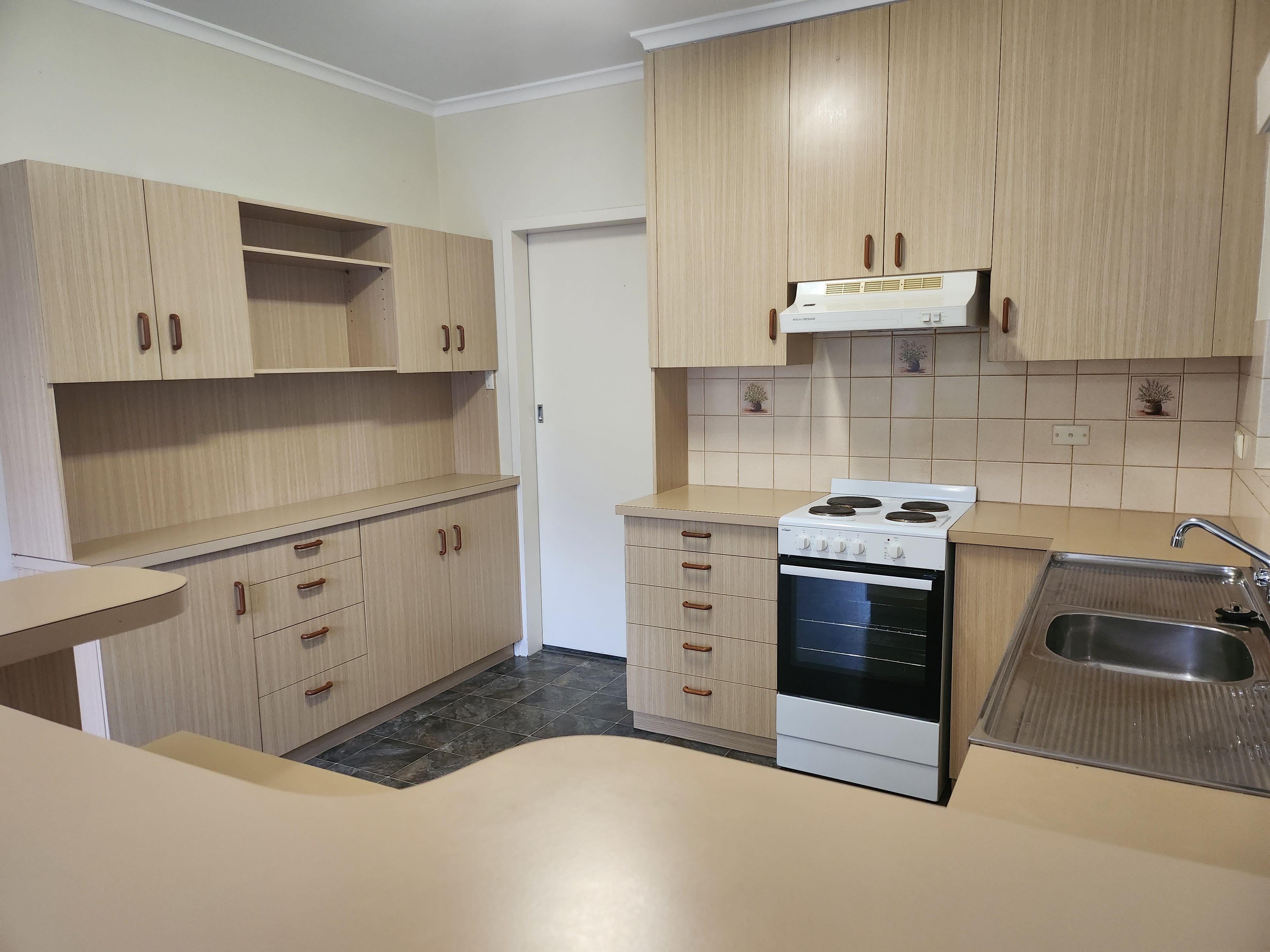 24 Leworthy Street, Victor Harbor, SA 5211