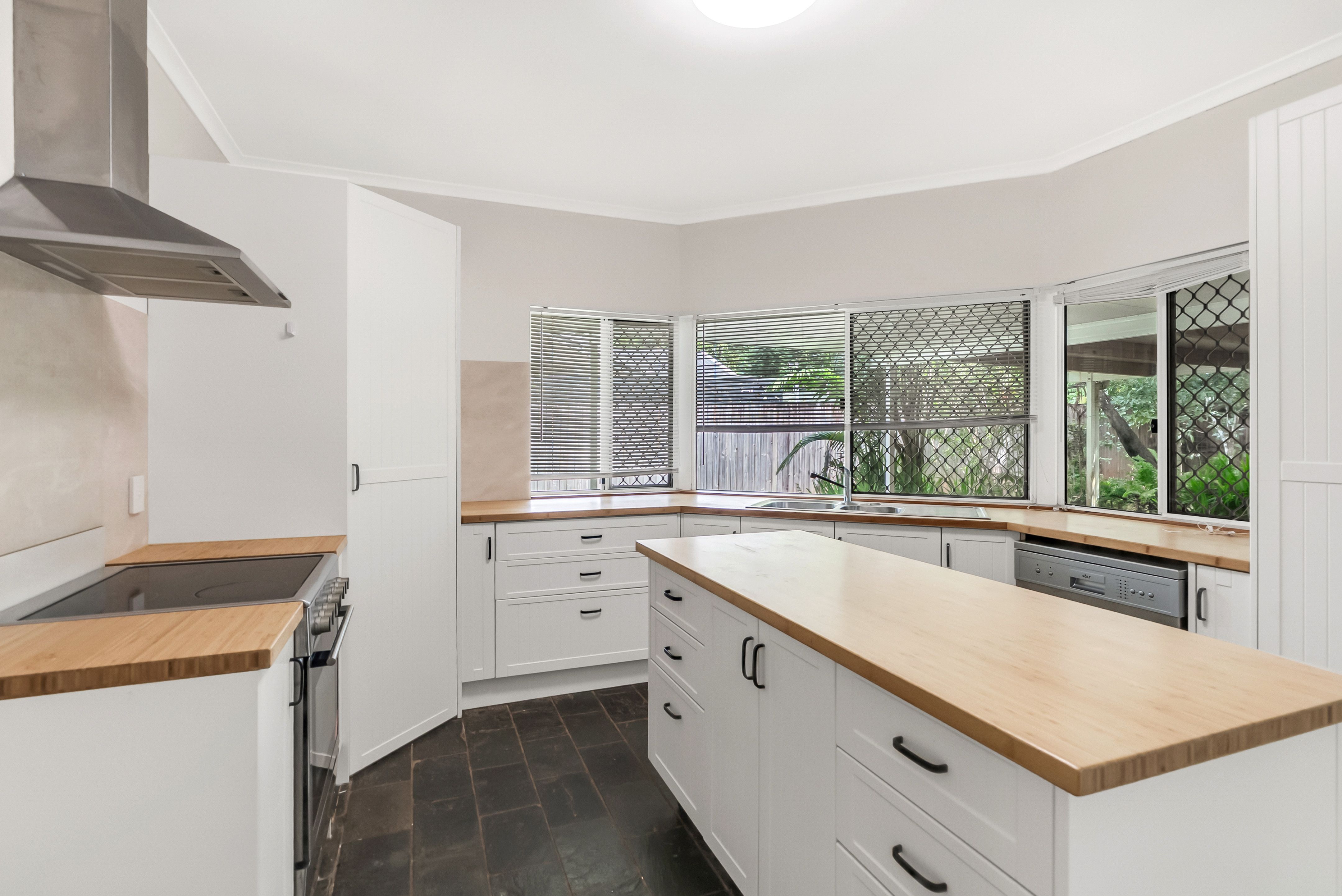13 Compton Court — photo 5 of 18