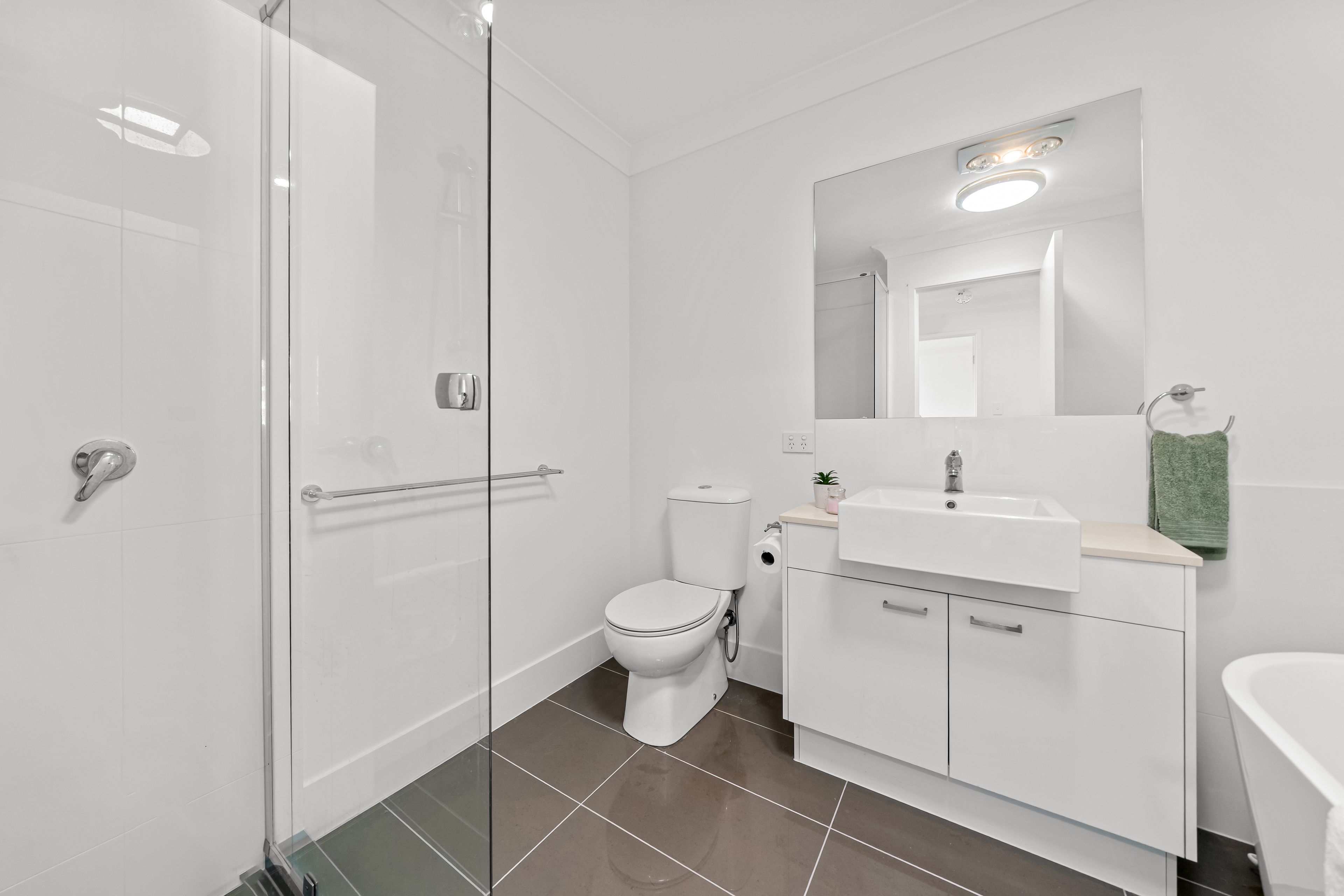 6/380 Benhiam Street — photo 11 of 28