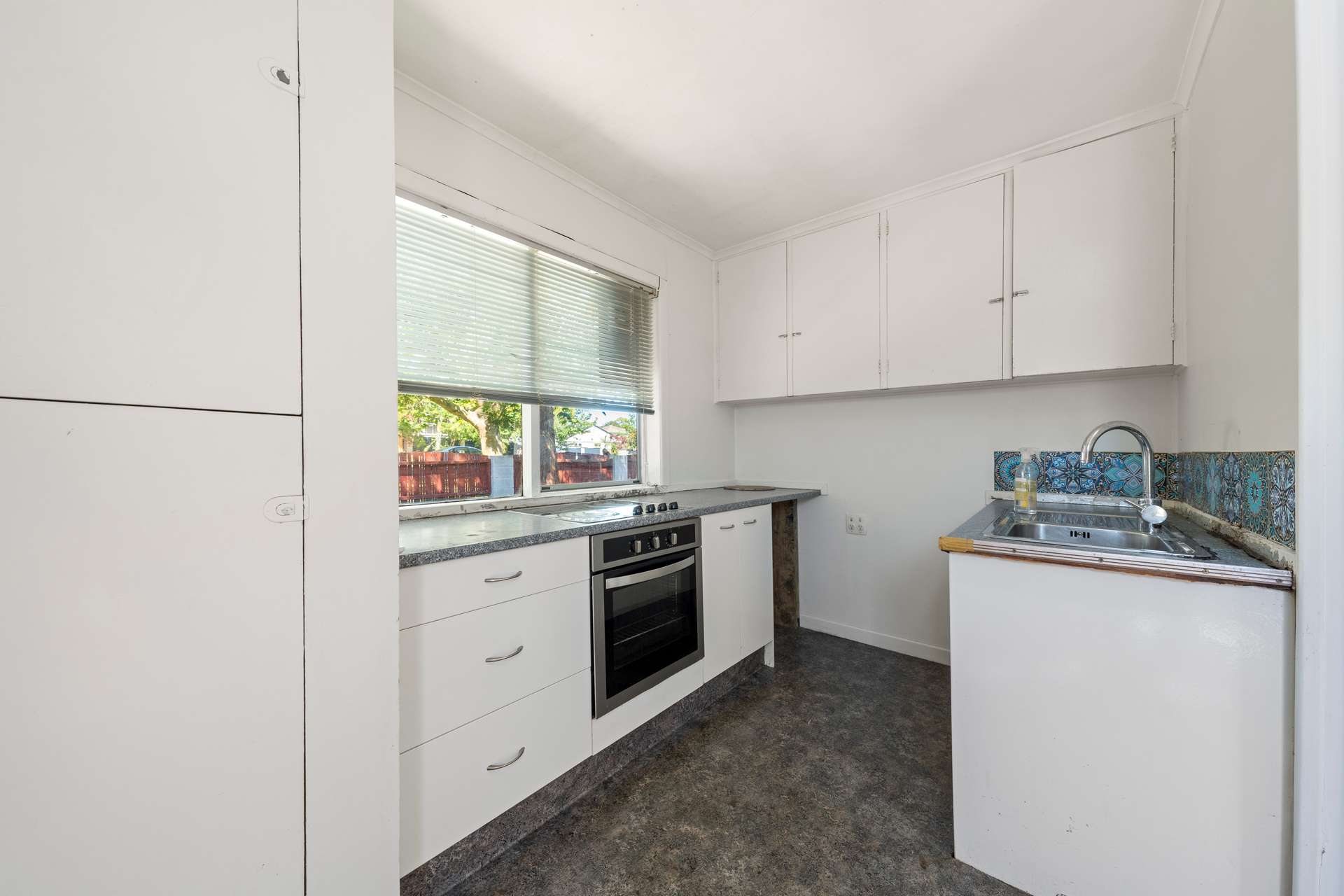 99 Seabrook Avenue photo 8