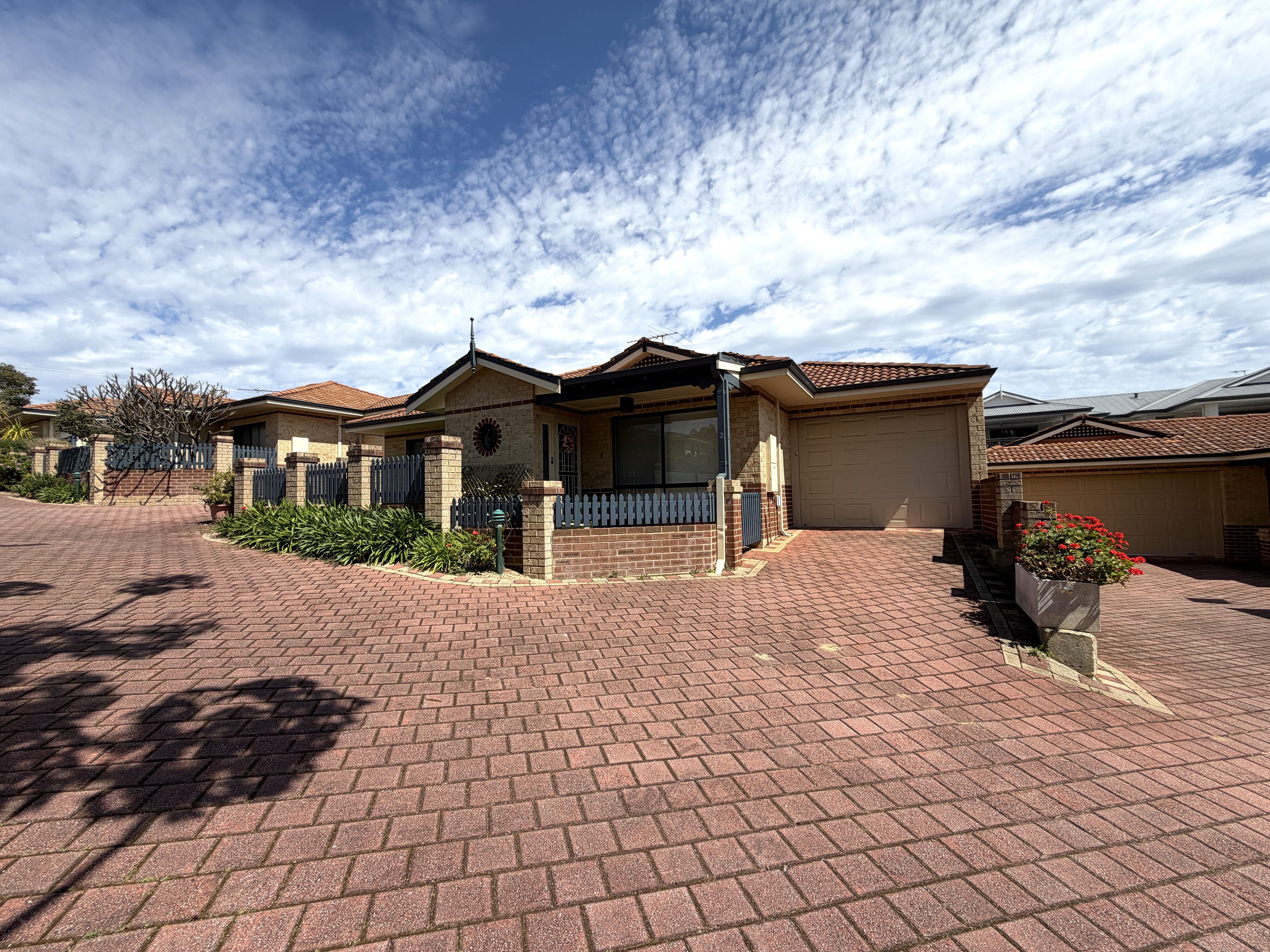 3/10 Heath Road, Kalamunda, WA 6076