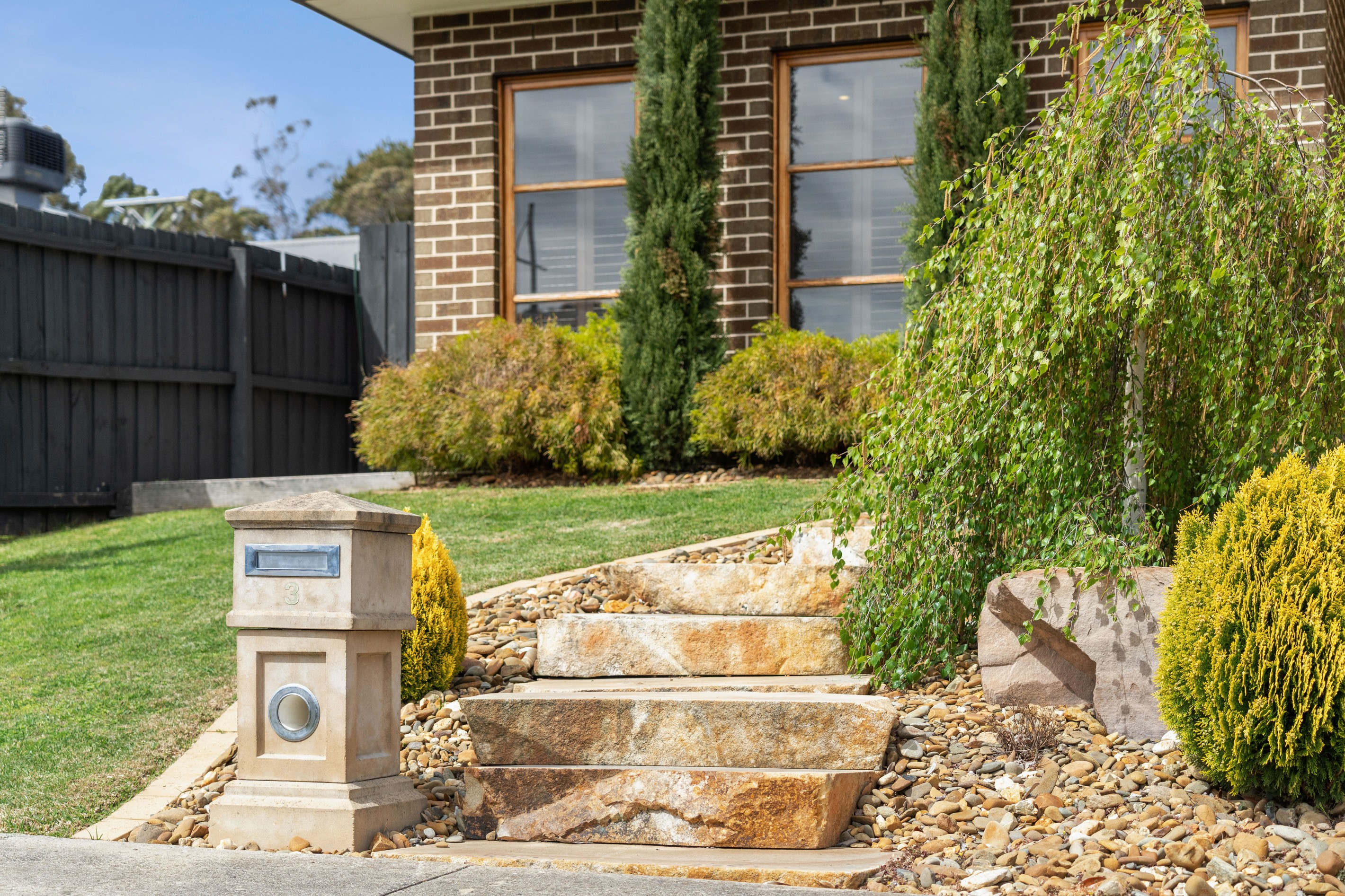 3 Manifold Road, Woodend, VIC 3442