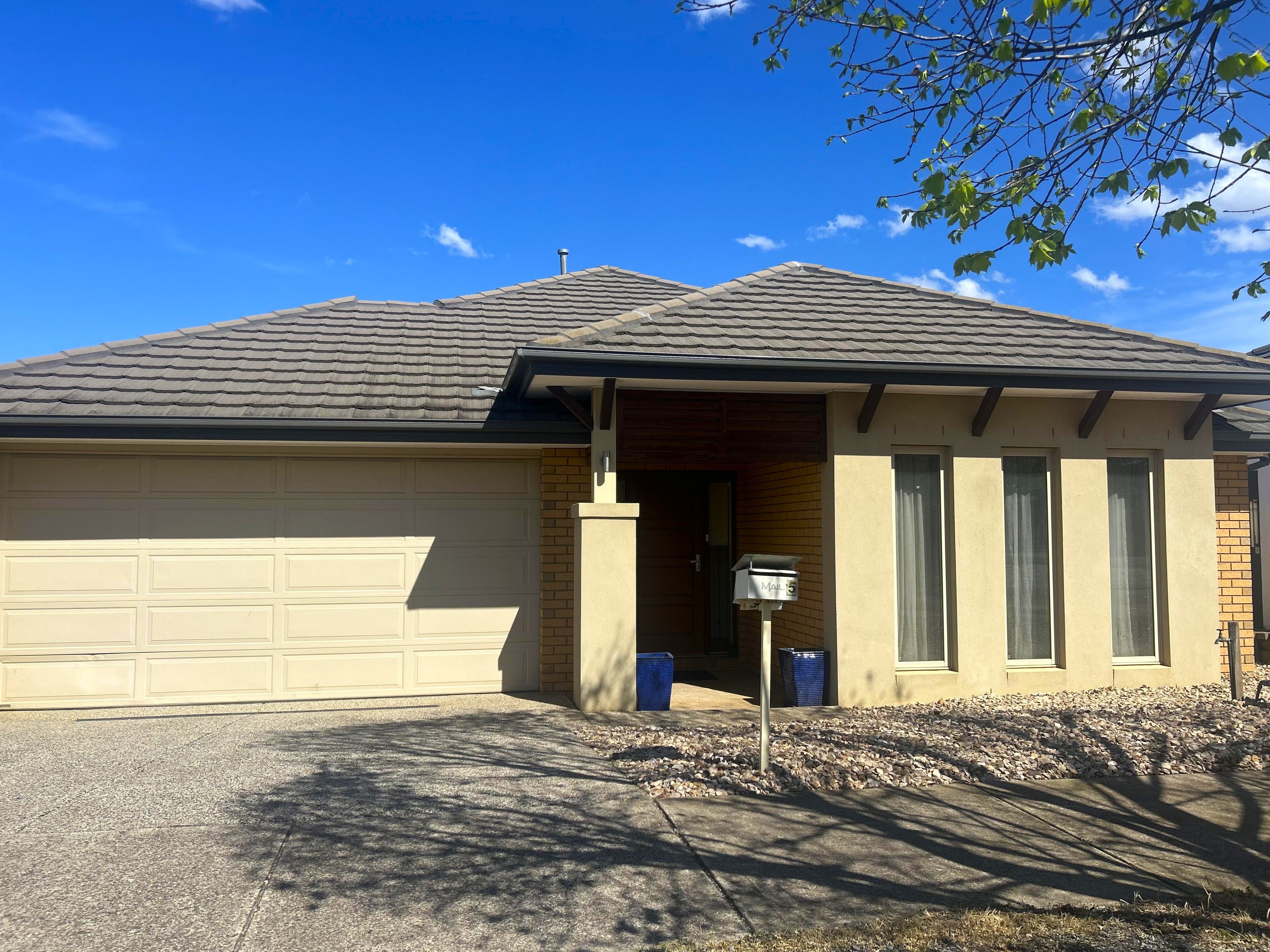 5 Flinders Place — photo from Ray White Sunbury