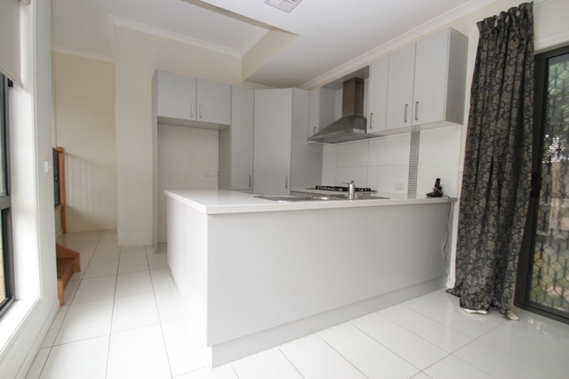 2/24 Waverley Road, Chadstone, VIC 3148