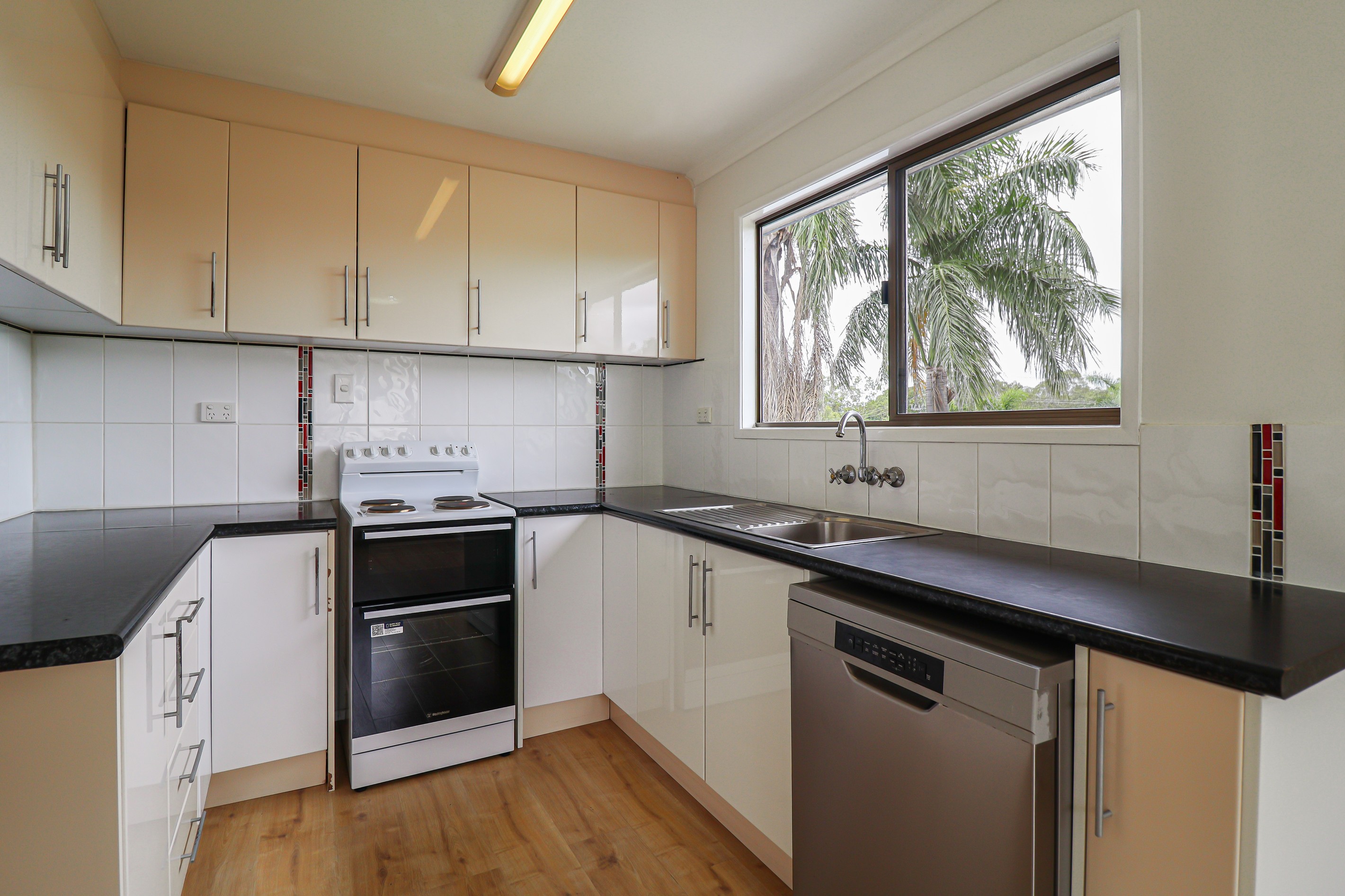 94 Shaw Street, New Auckland, QLD 4680