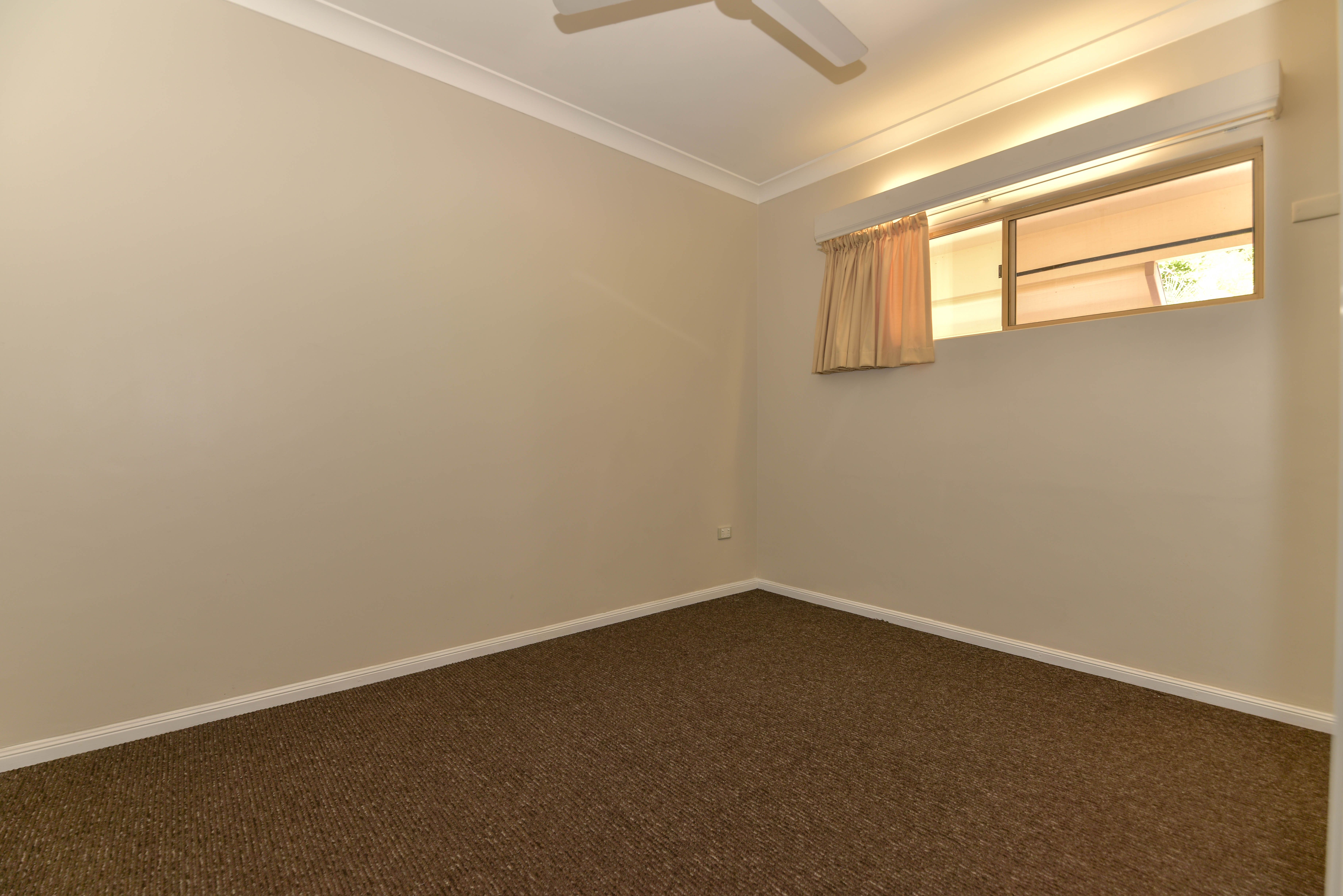 5/7 Hermitage Drive — photo 11 of 14