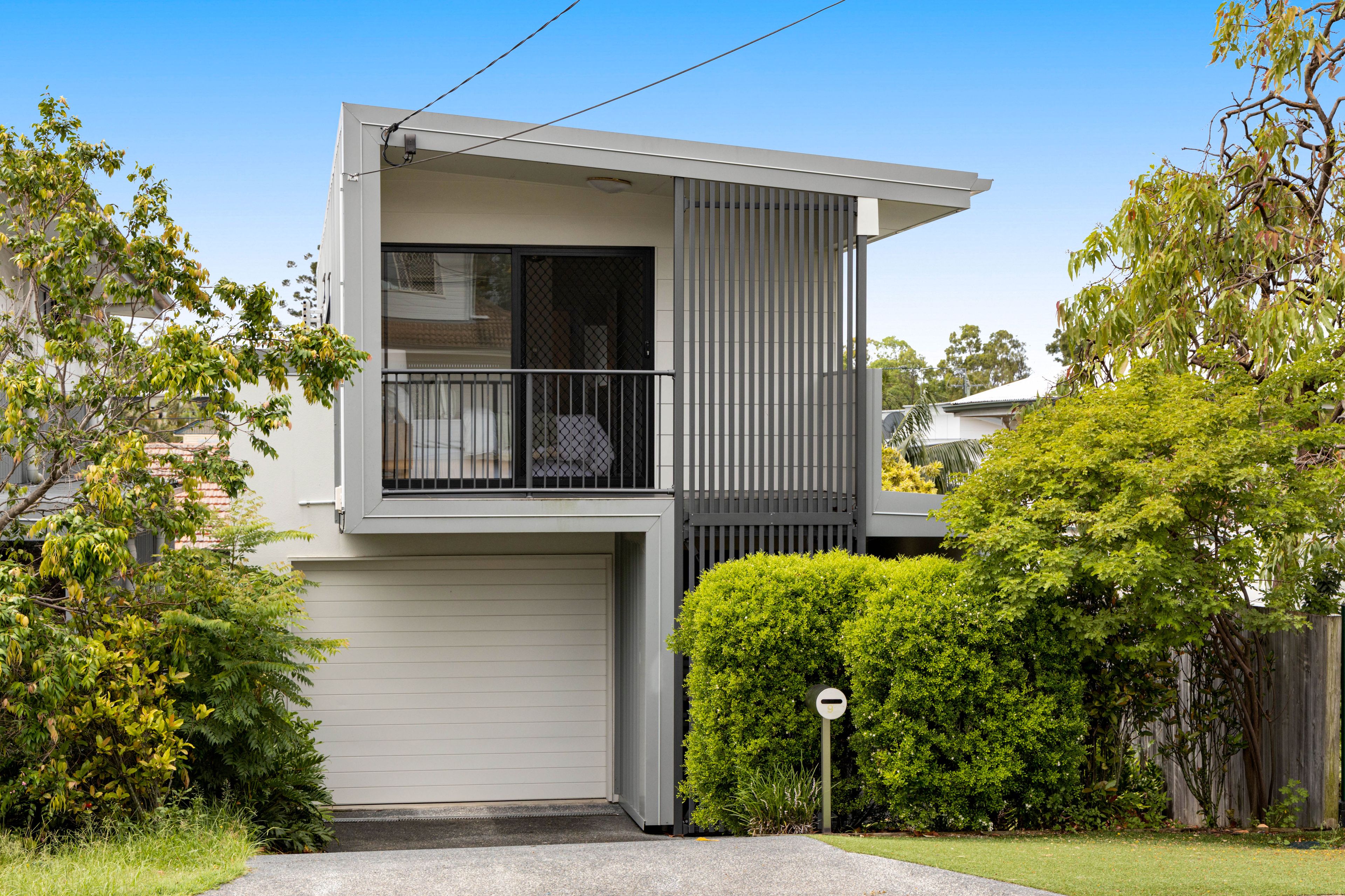 9 Wattle Avenue, Carina QLD 4152