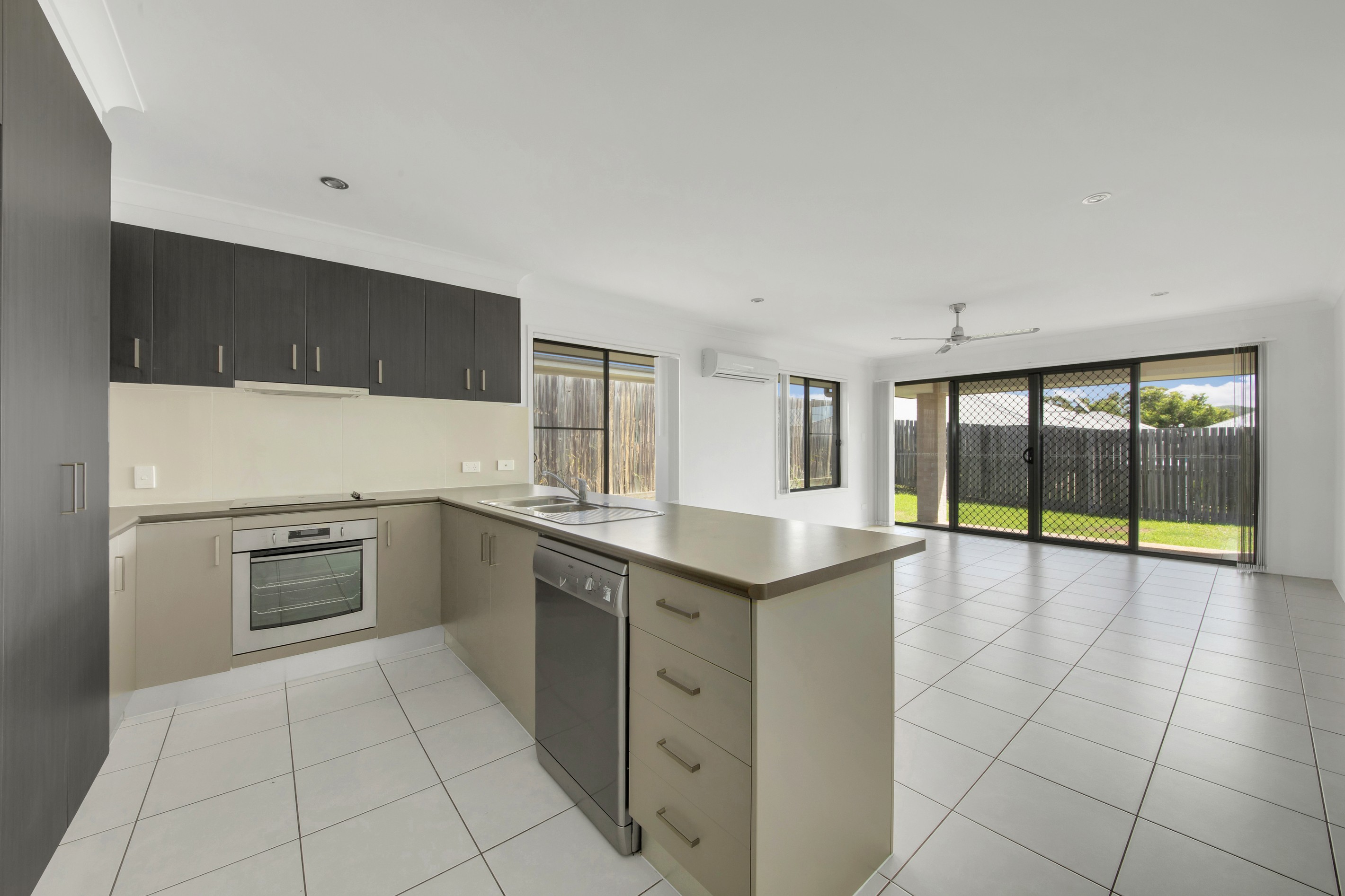 24 Oystercatcher Road, Kirkwood, QLD 4680