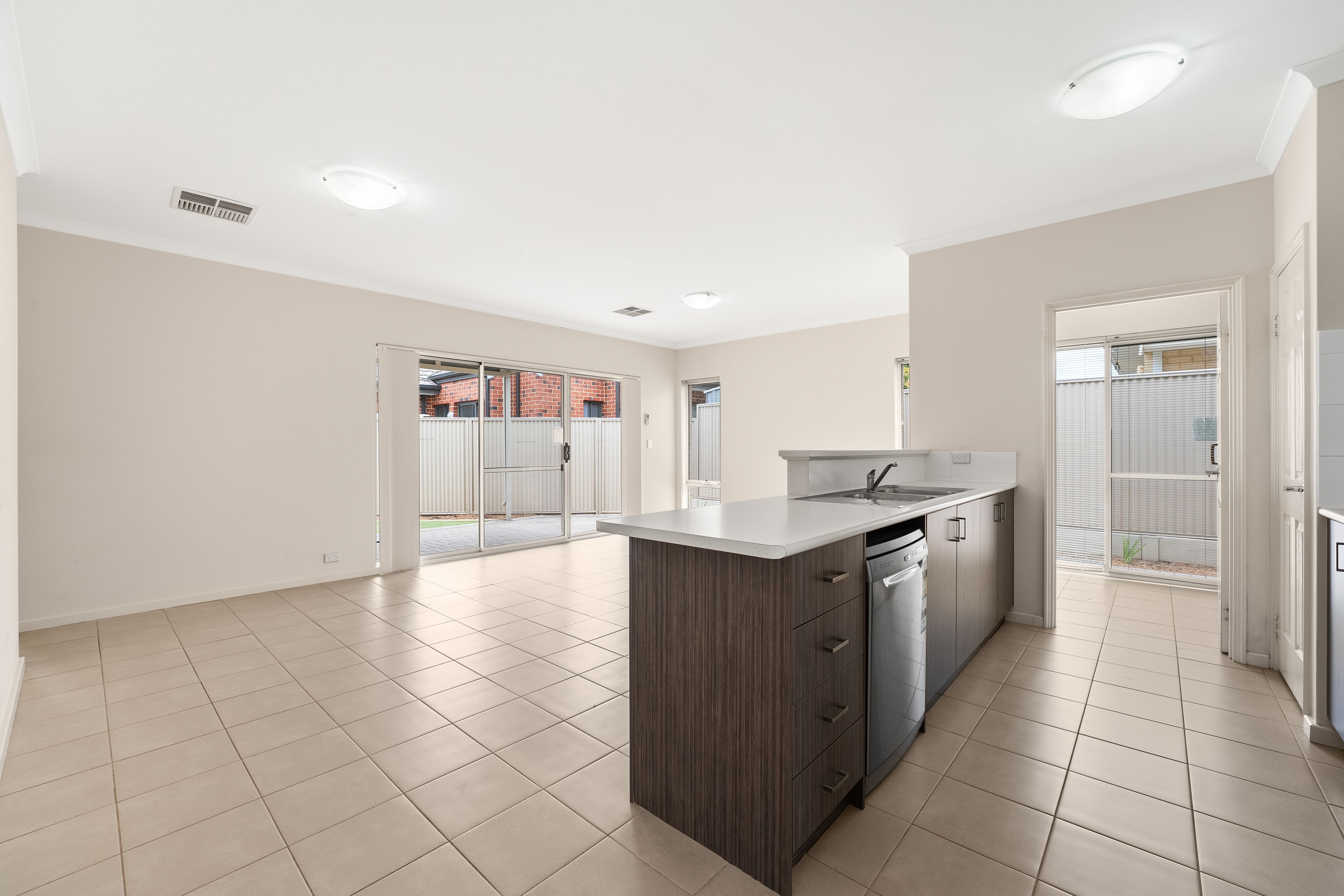 5/27 Lonsdale Crescent, Waikiki, WA 6169 - Sold Unit - Ray White ...