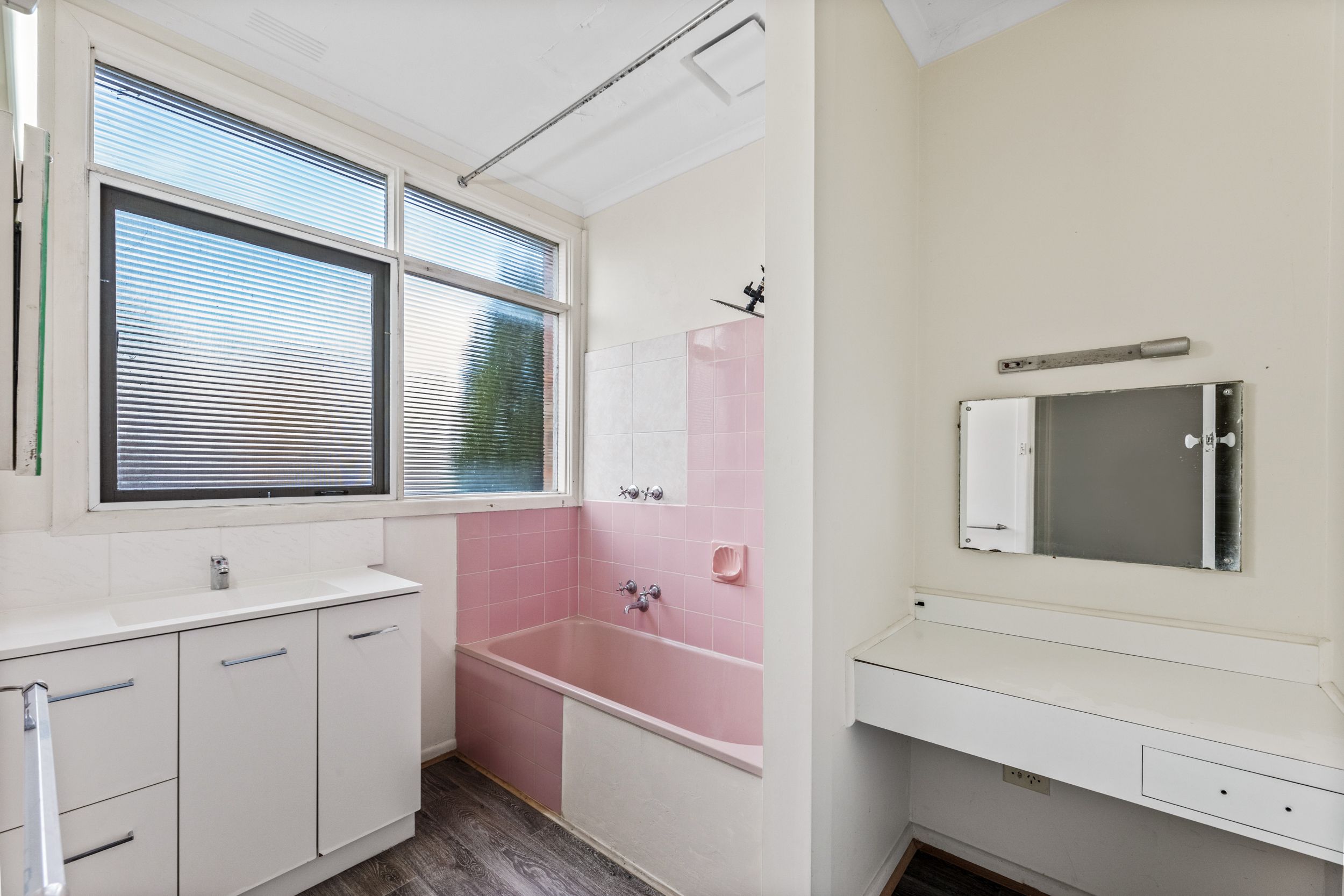 2 Earls Court — photo 11 of 14
