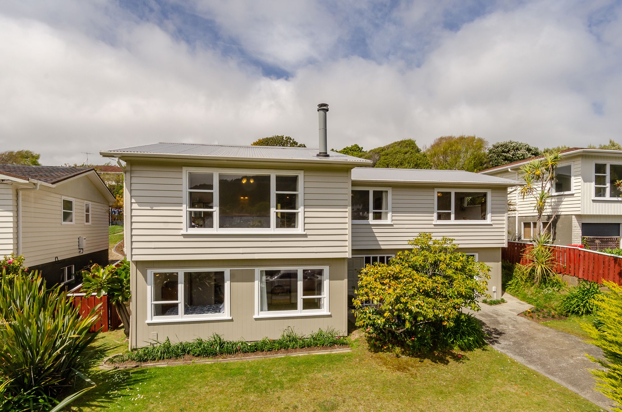 5 Somerville Terrace, Tawa, Wellington City