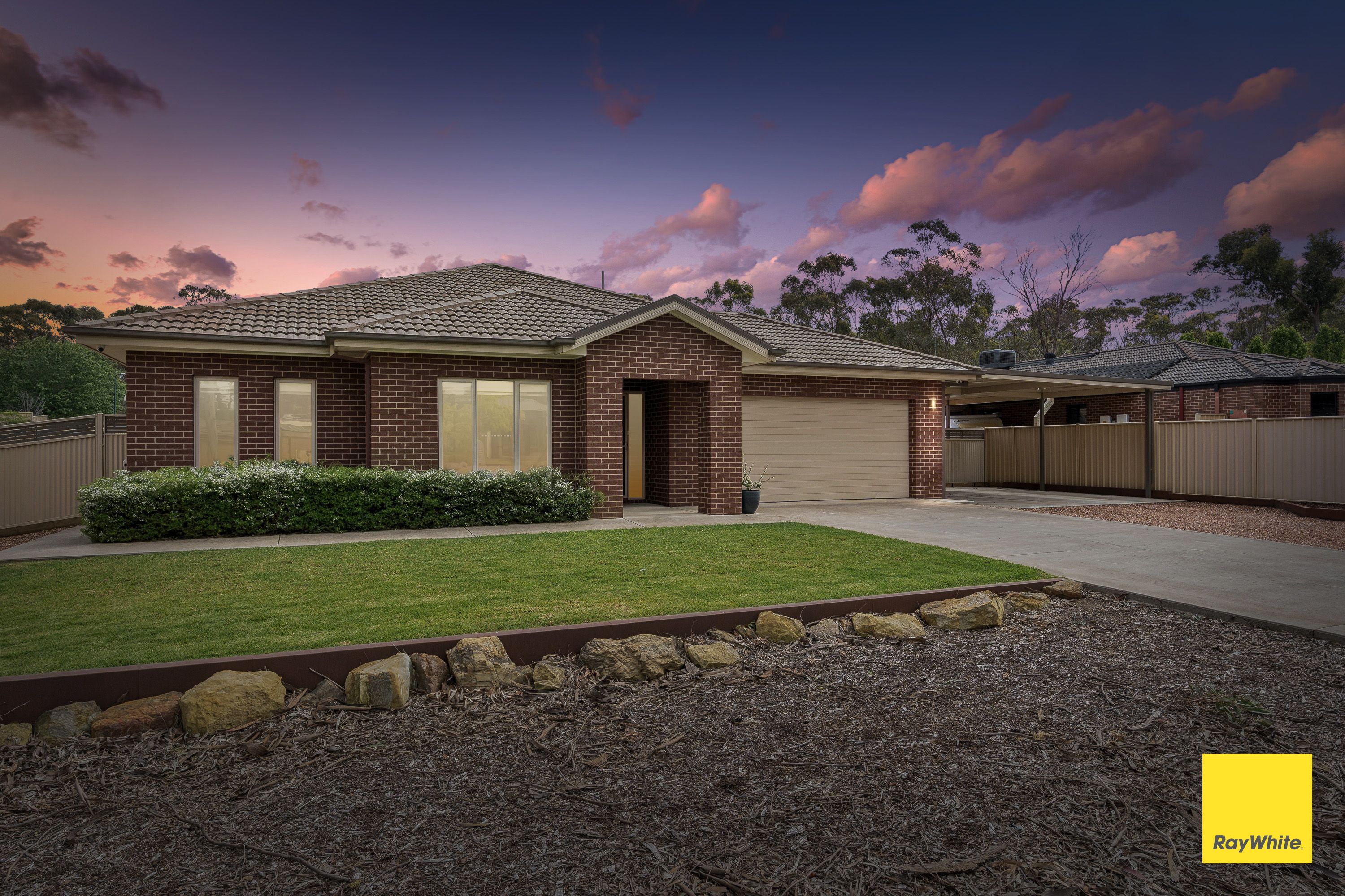8 Bedarra Court , Maiden Gully VIC 3551