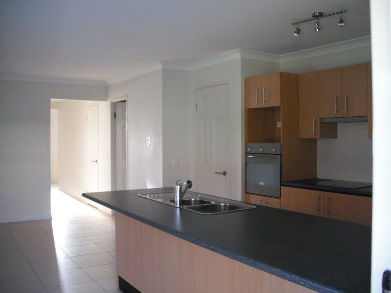 2/9 Lady Bowen Parade, Rothwell, QLD 4022