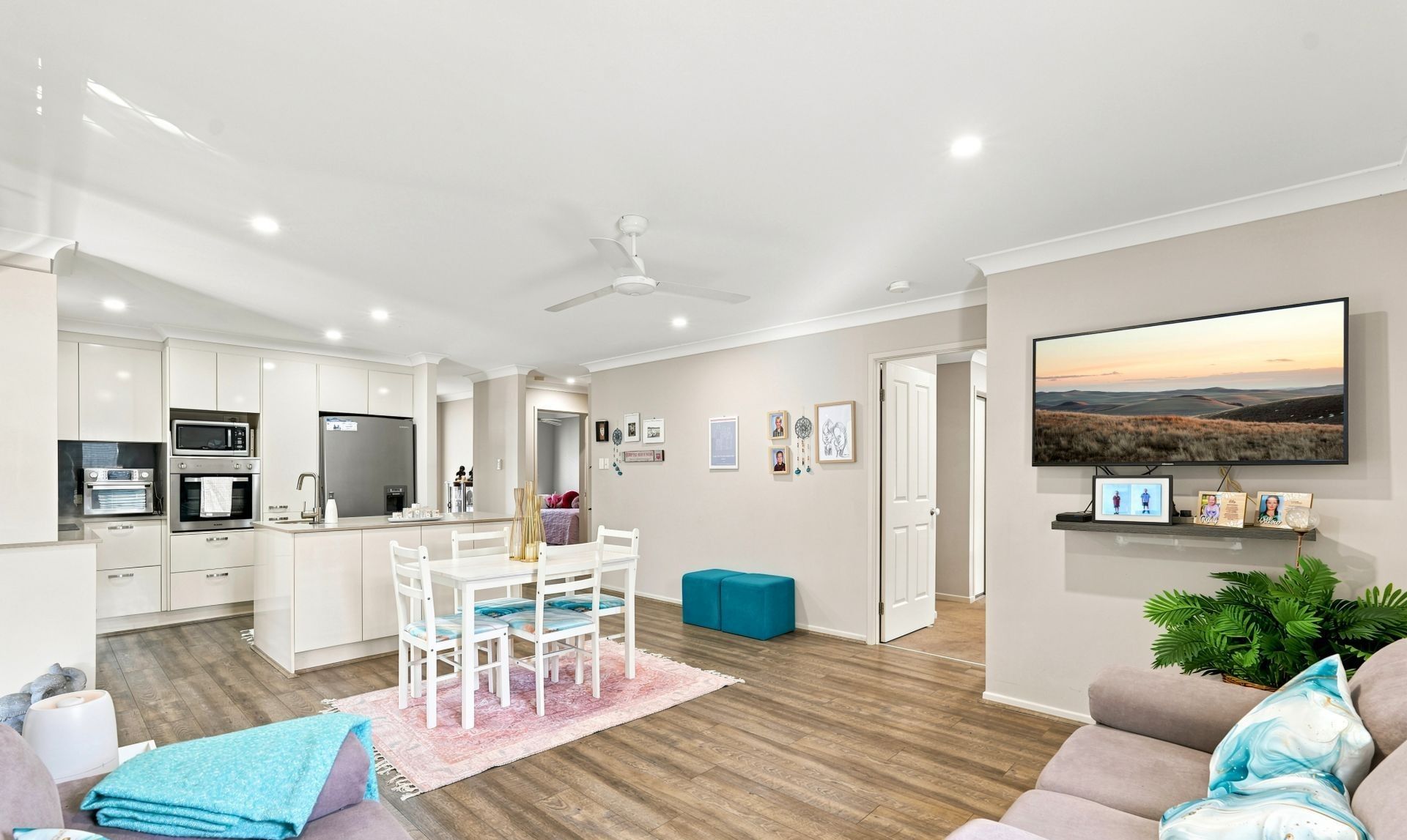 2/20 Stoneleigh Way — photo 6 of 24
