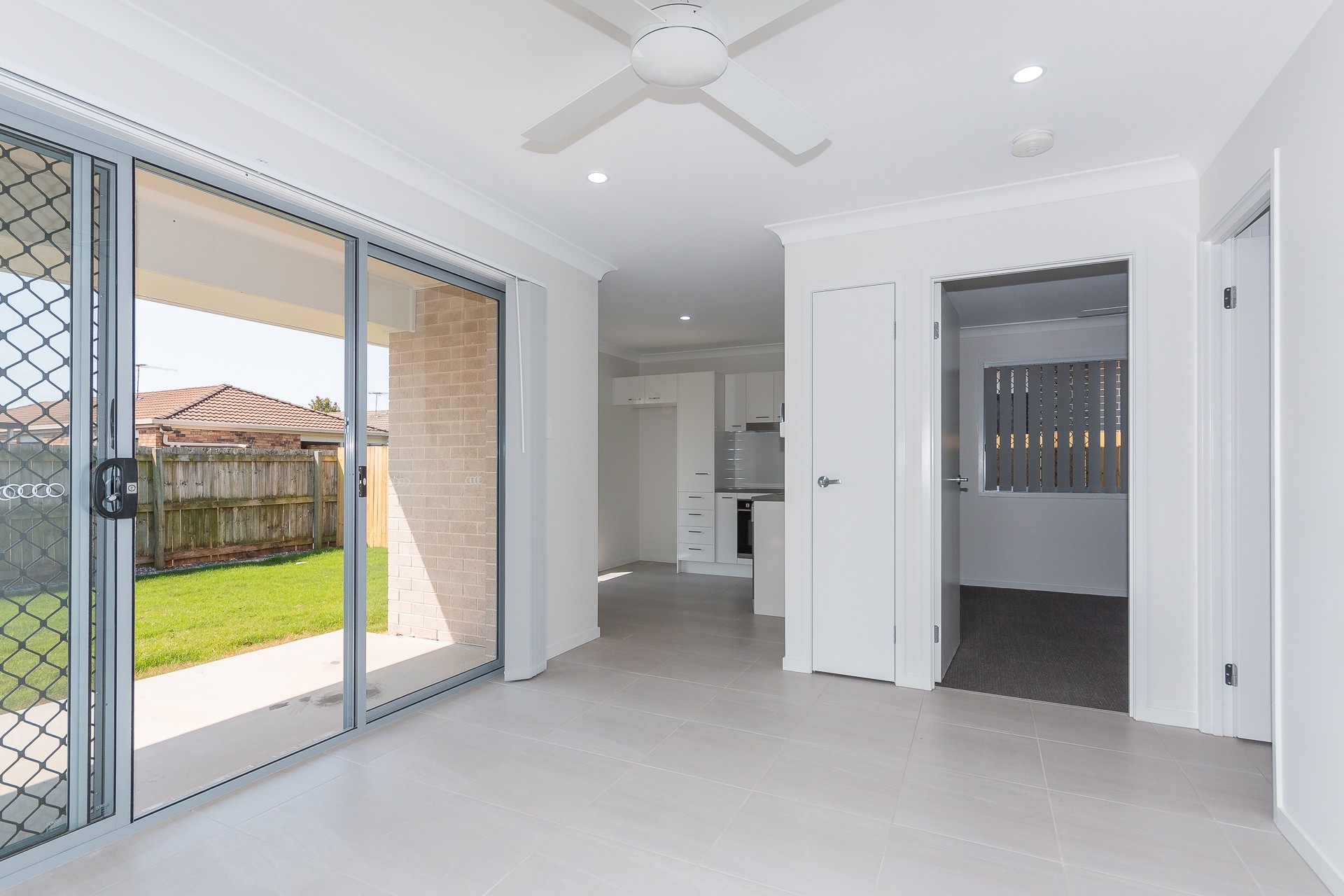 2/56 Jones Street, Rothwell, QLD 4022