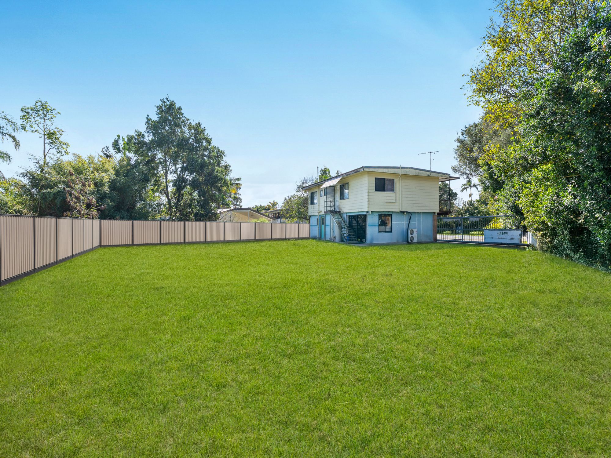 5 Armstrong Avenue — photo 16 of 19