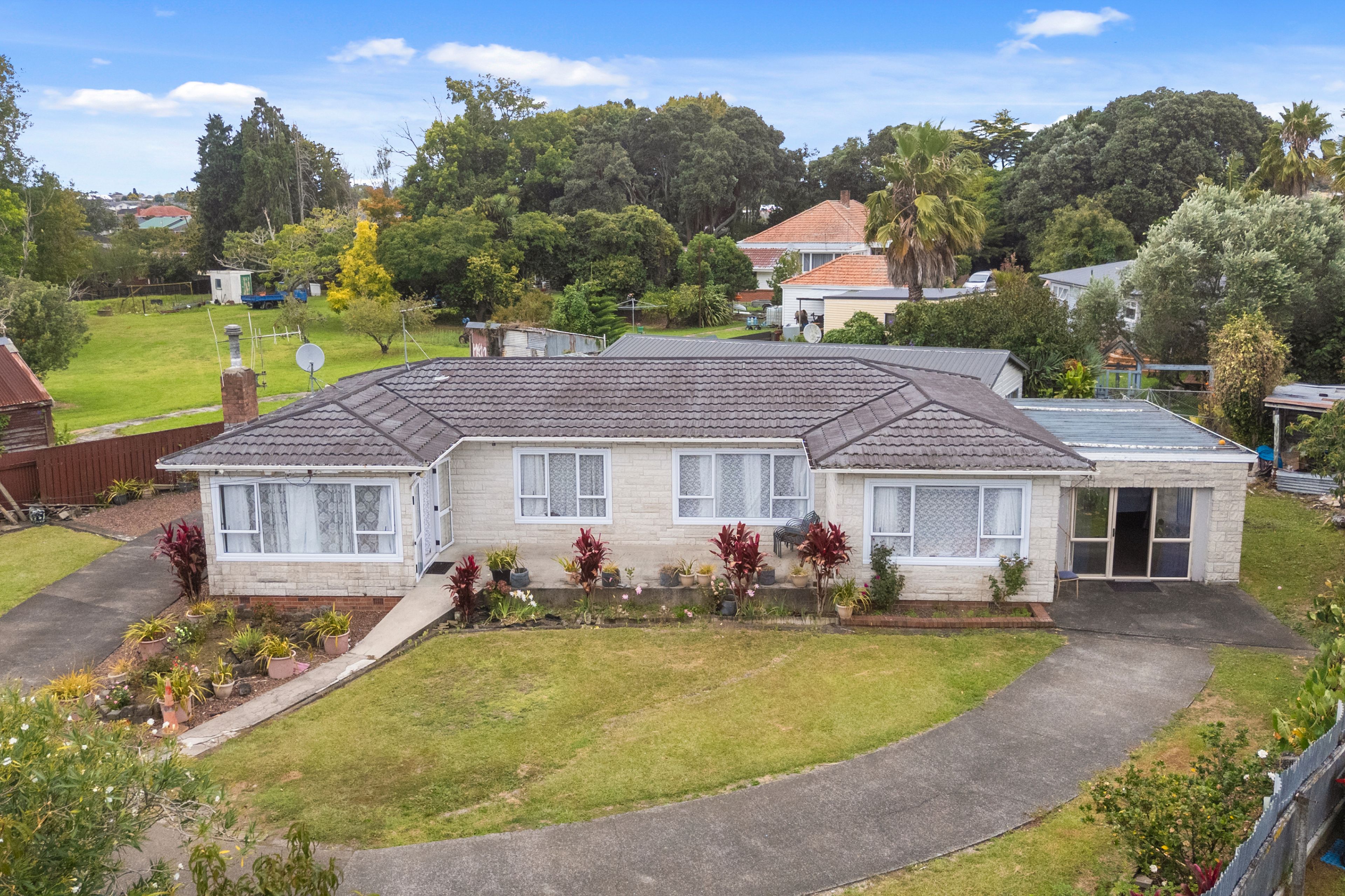 76 Hallberry Road, Mangere East, Manukau City