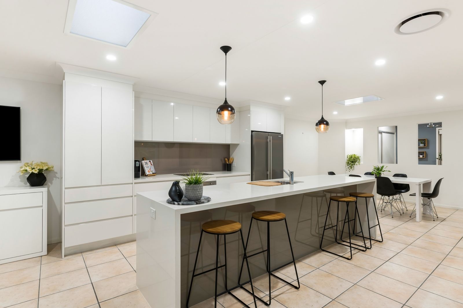 8 Whitewood Court, Mountain Creek, QLD 4557