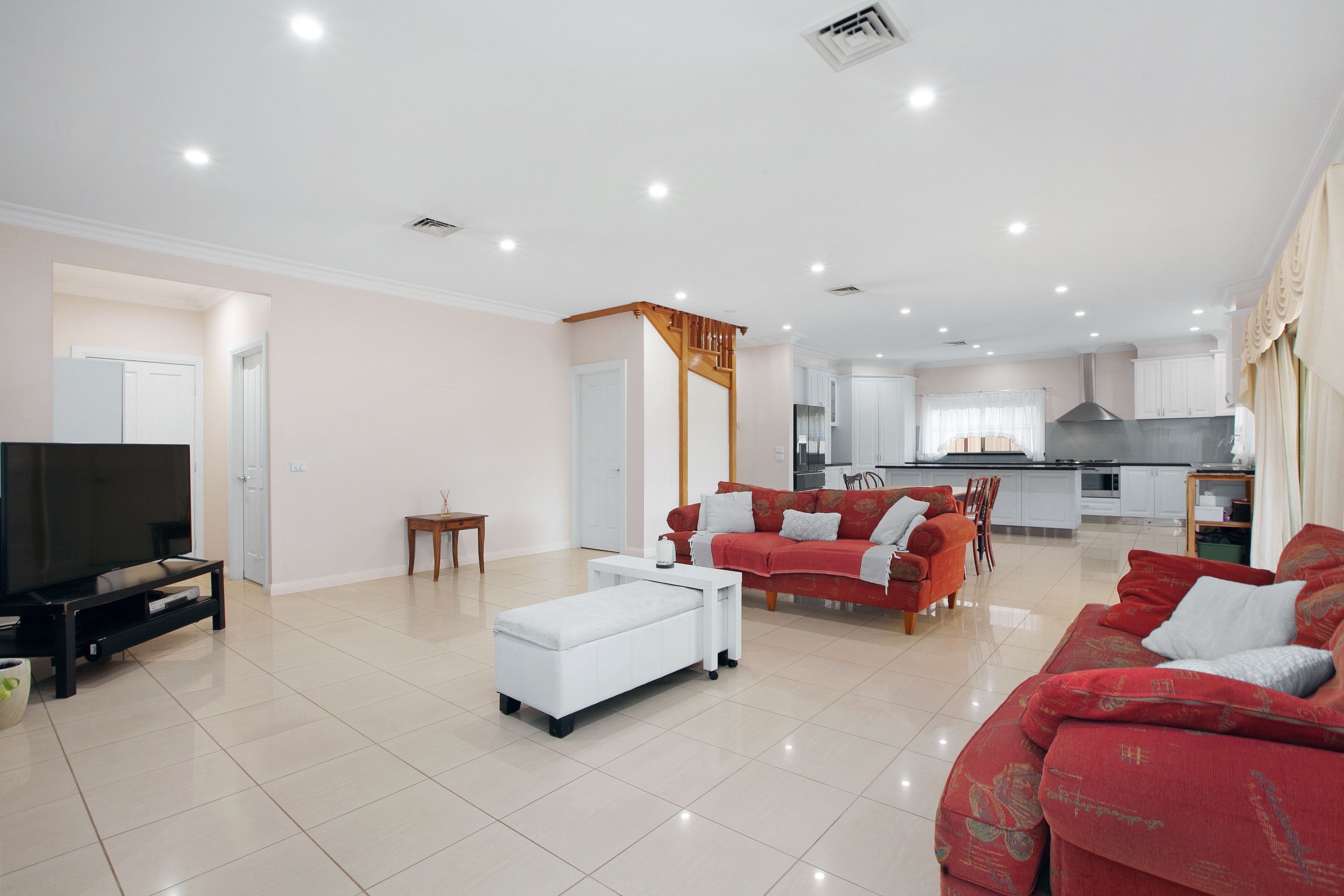 28M Hughes Parade, Reservoir, VIC 3073