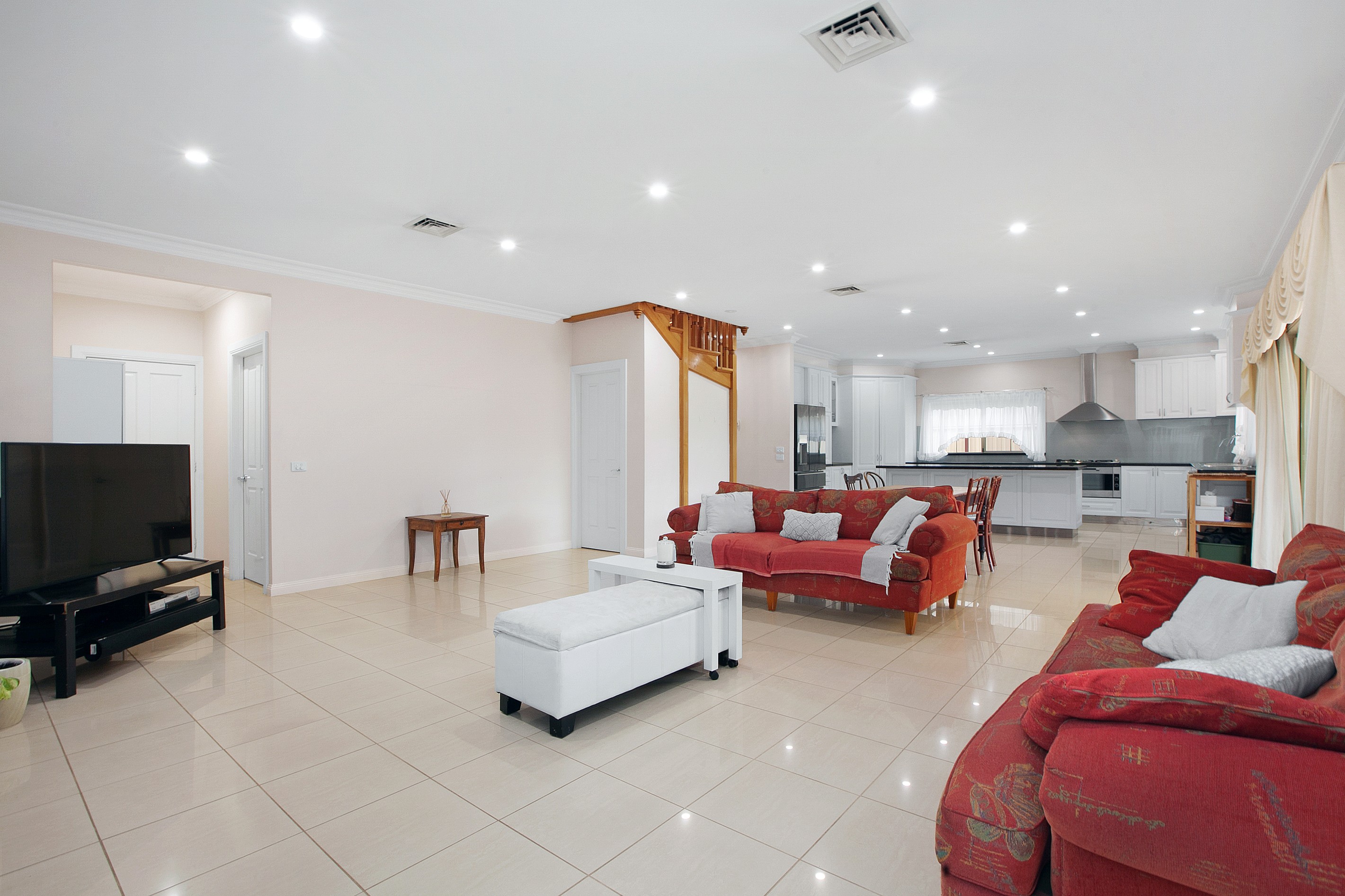 28M Hughes Parade, Reservoir, VIC 3073