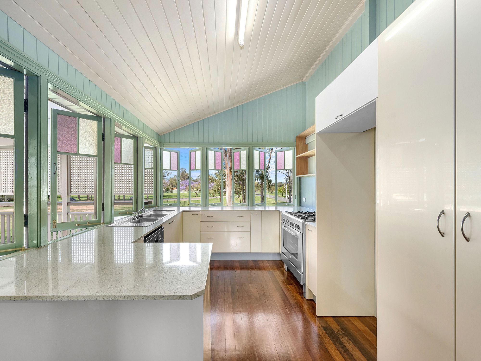 49 Englefield Road, Oxley, QLD 4075