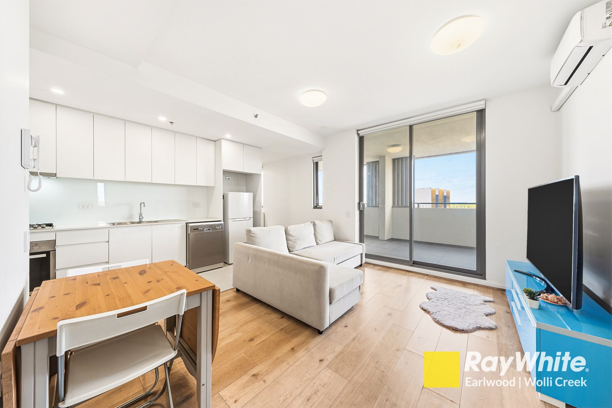 601/36-42 Levey Street — photo 6 of 15