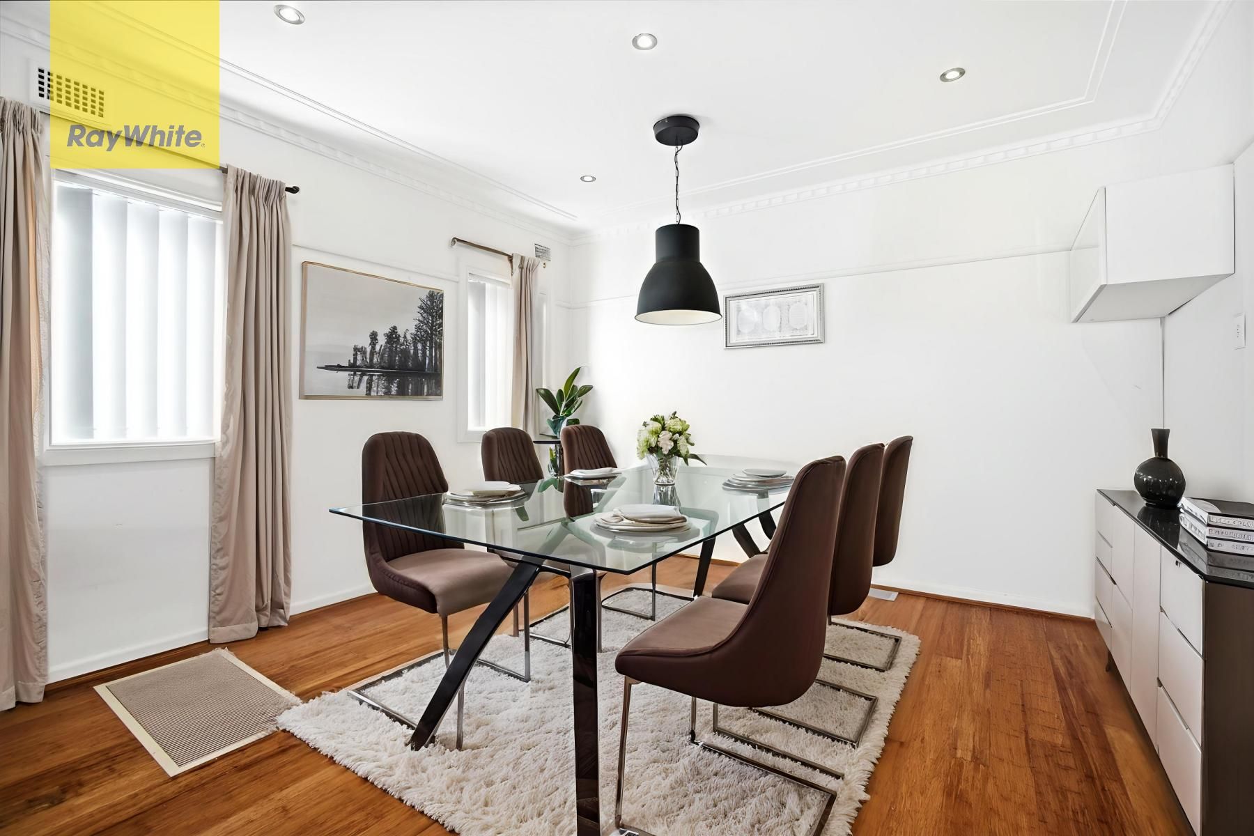 20 Earls Avenue — photo 3 of 12