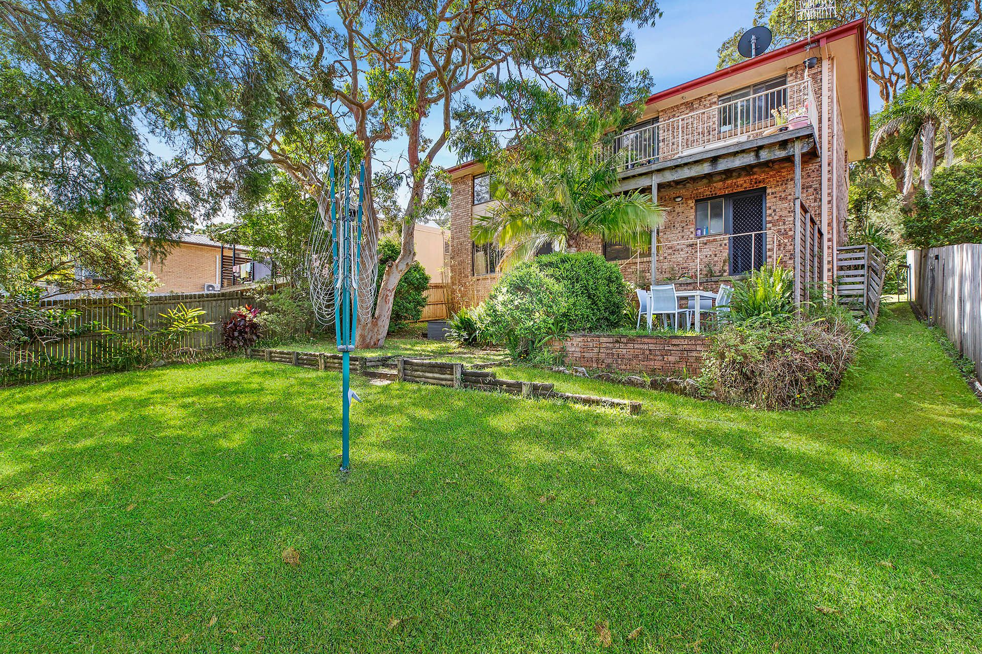 17 Valley View Road, Bateau Bay, NSW 2261