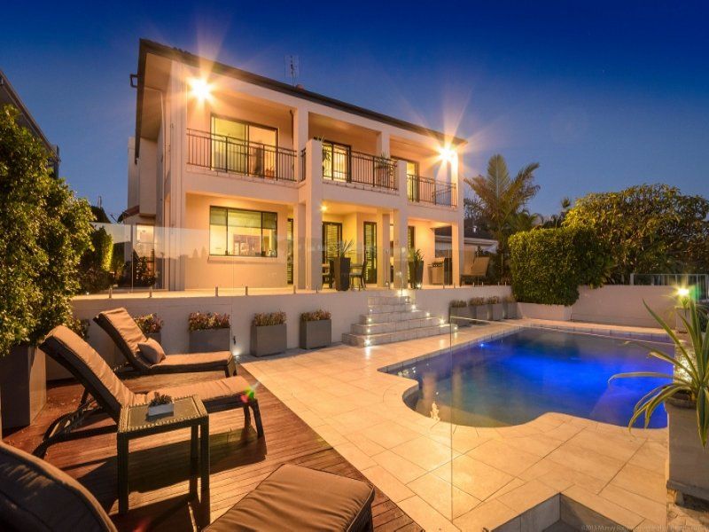 16 The Lido, Isle Of Capri QLD 4217