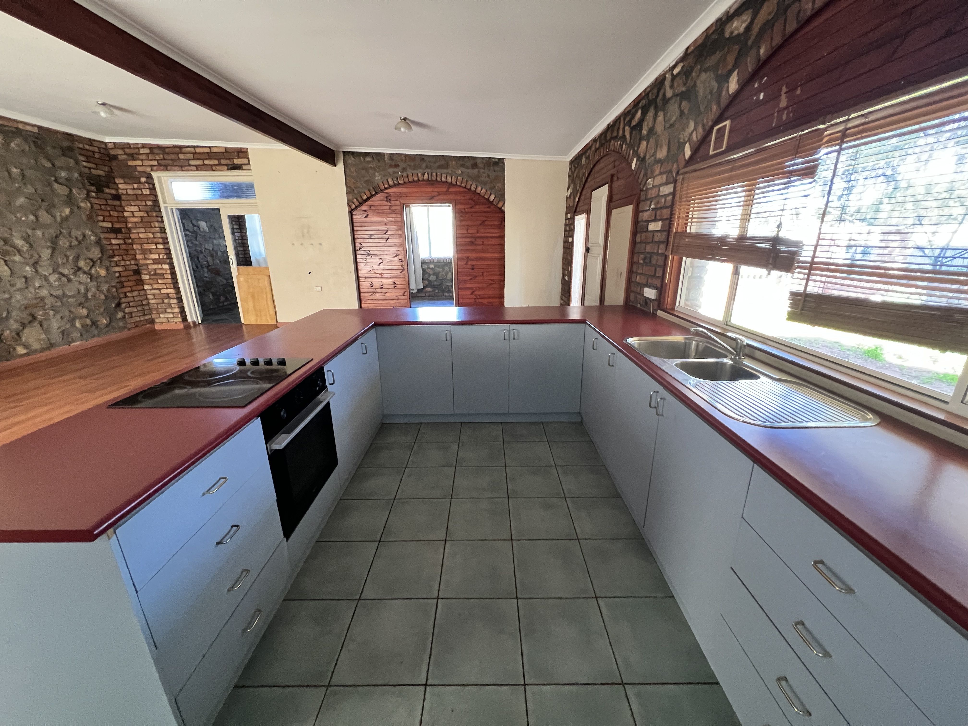 46 Cummins Street — photo 8 of 14