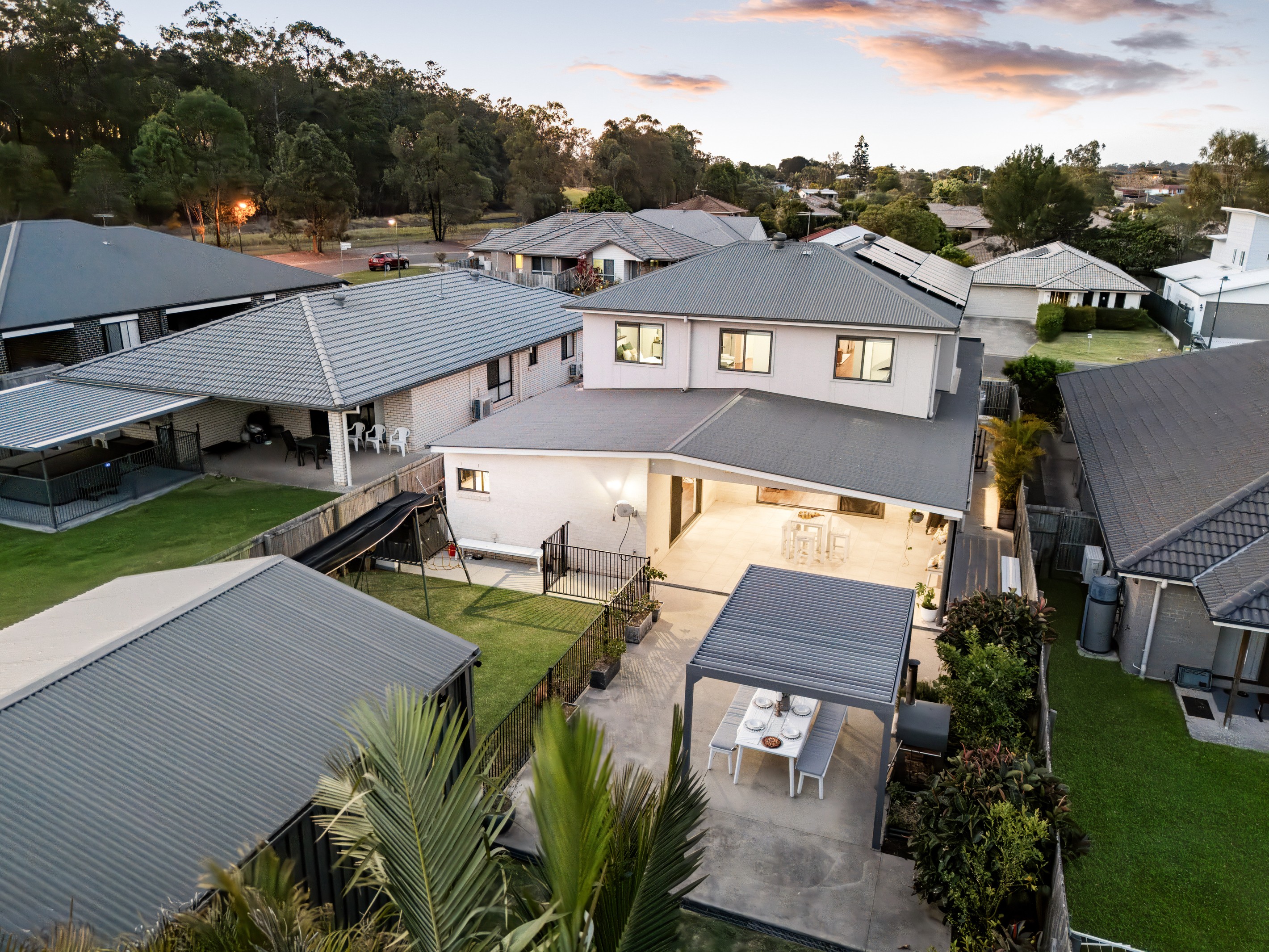 5 Bluegrass Court, Hillcrest, QLD 4118