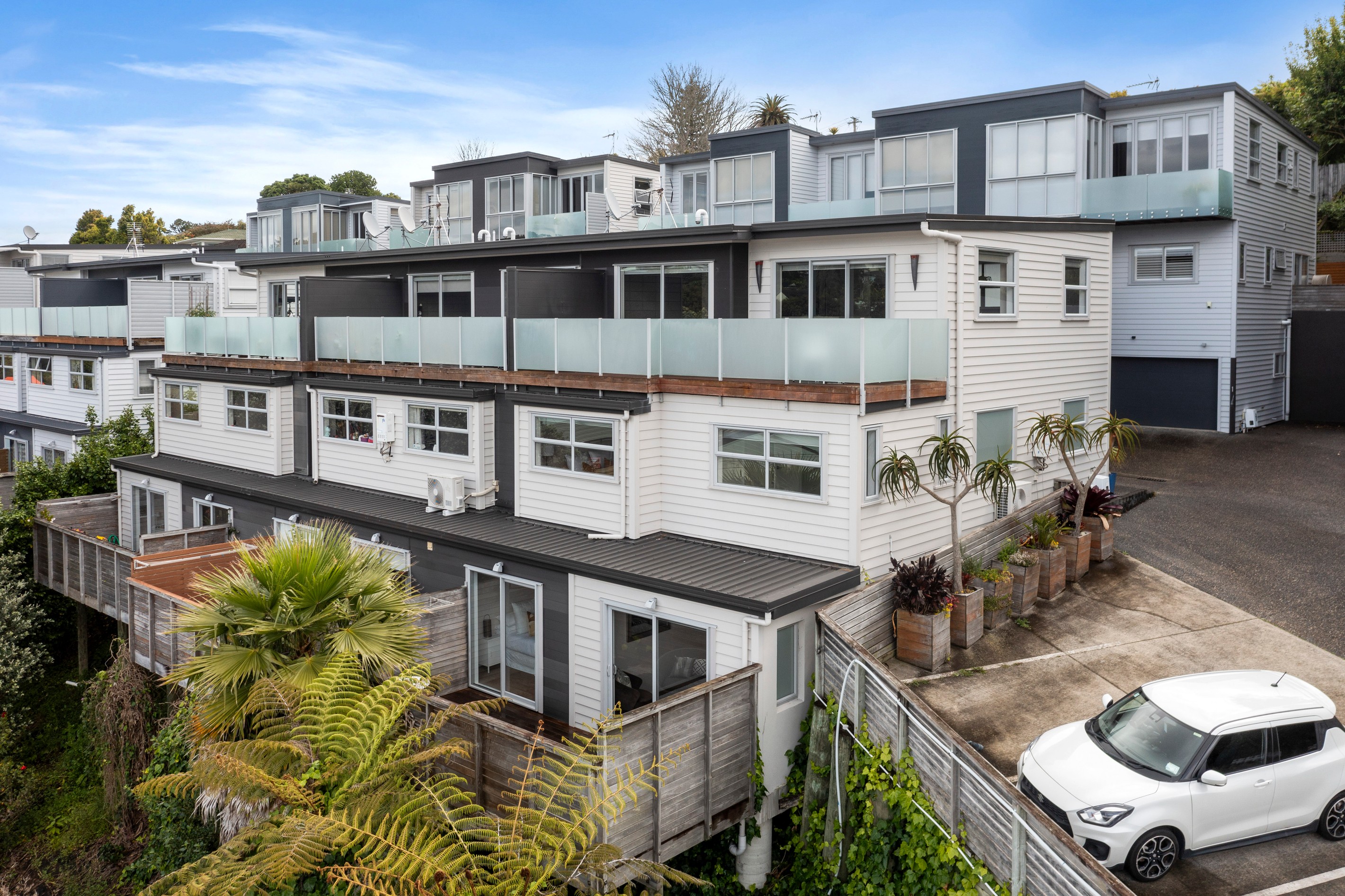 9/8 Wilk Lane, Browns Bay, North Shore City