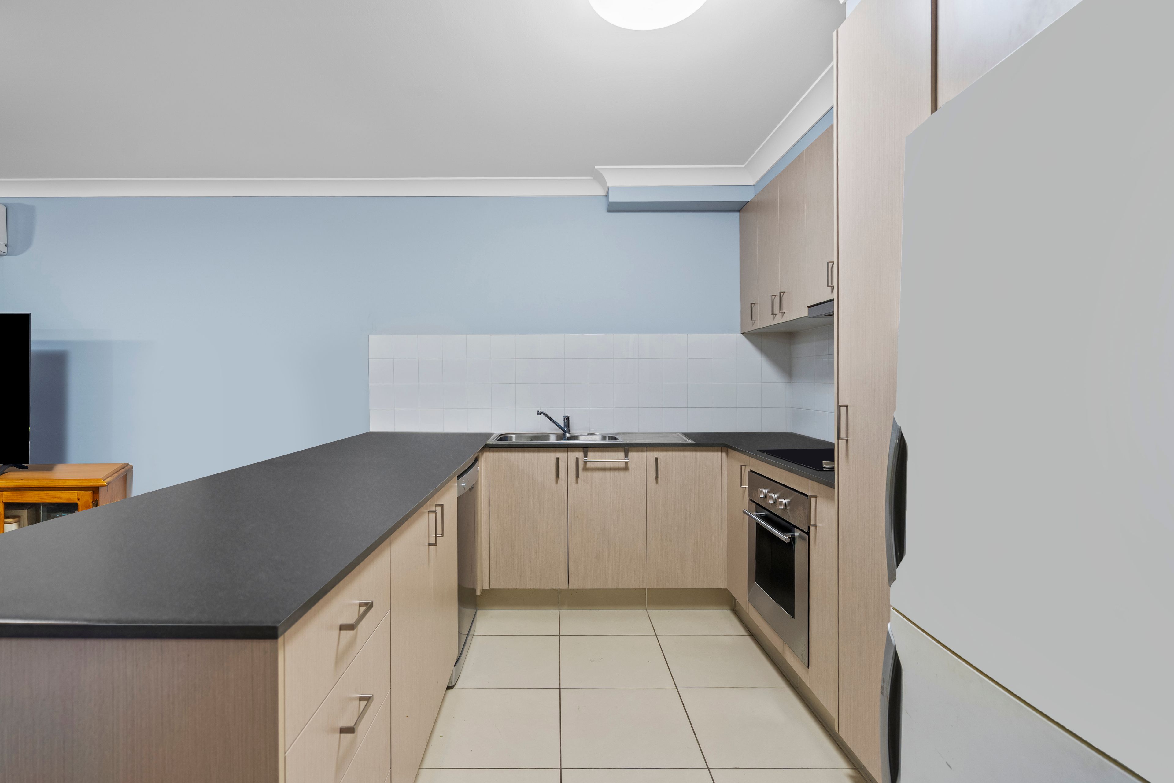 16/47 Gladstone Road — photo 7 of 17
