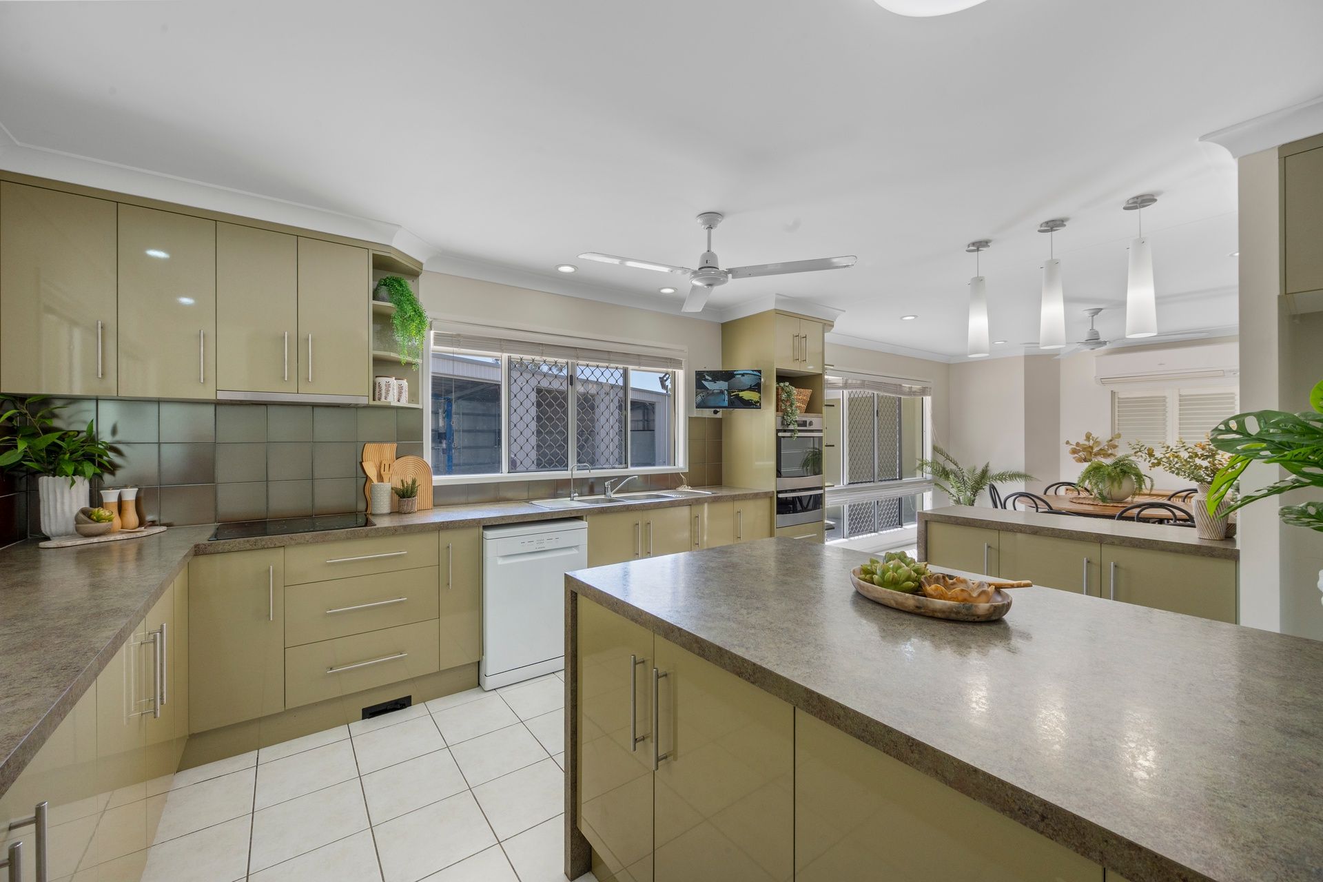 4 Macedon Court — photo 4 of 16