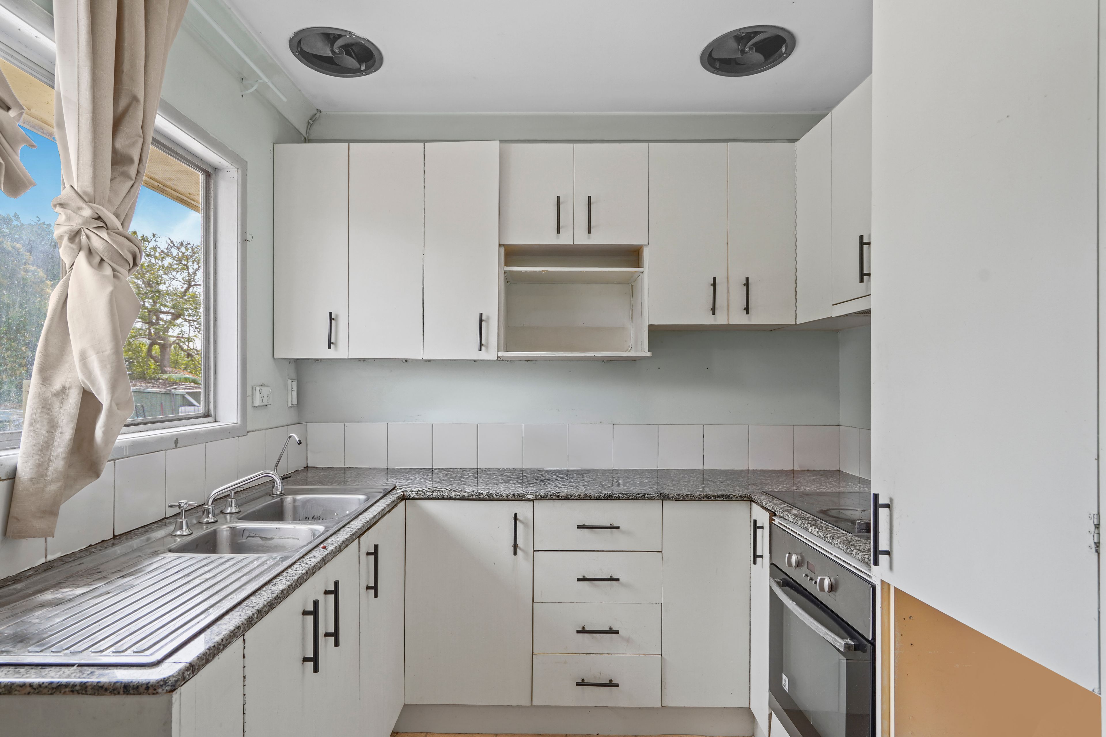 77 Ashton Street — photo 7 of 13